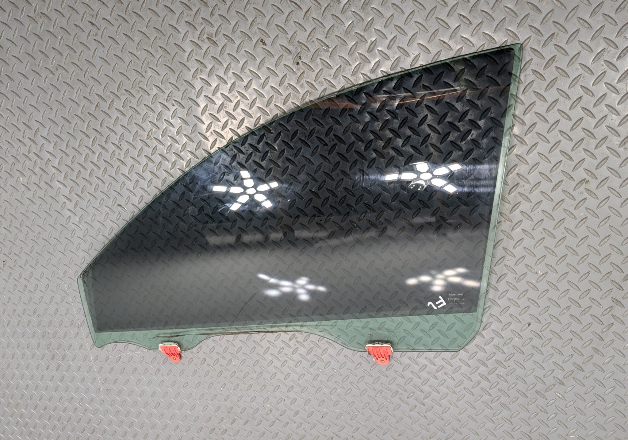 2004 - 2006 OEM NISSAN MAXIMA FRONT LEFT DRIVER SIDE DOOR WINDOW GLASS