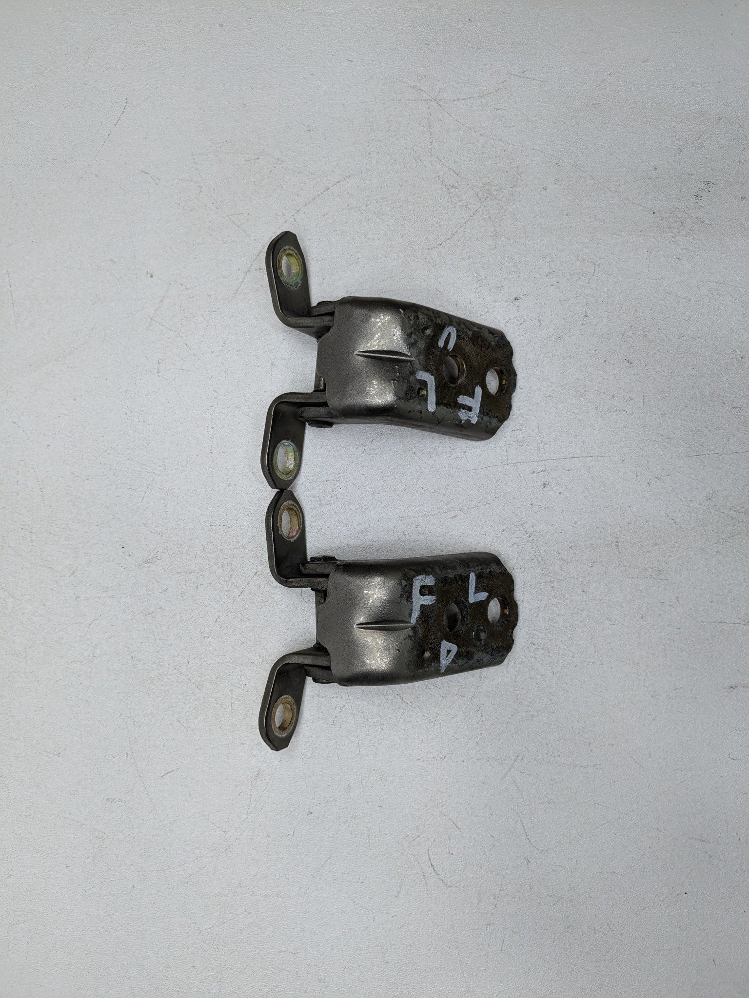 2004 - 2006 OEM NISSAN MAXIMA FRONT LEFT SIDE UPPER AND LOWER DOOR HINGE SET