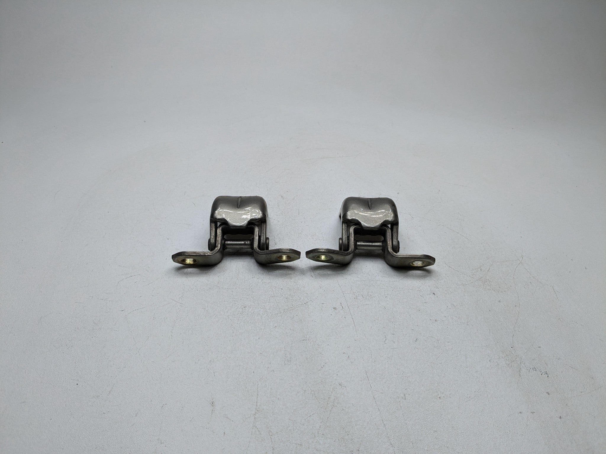 2004 - 2006 OEM NISSAN MAXIMA FRONT LEFT SIDE UPPER AND LOWER DOOR HINGE SET