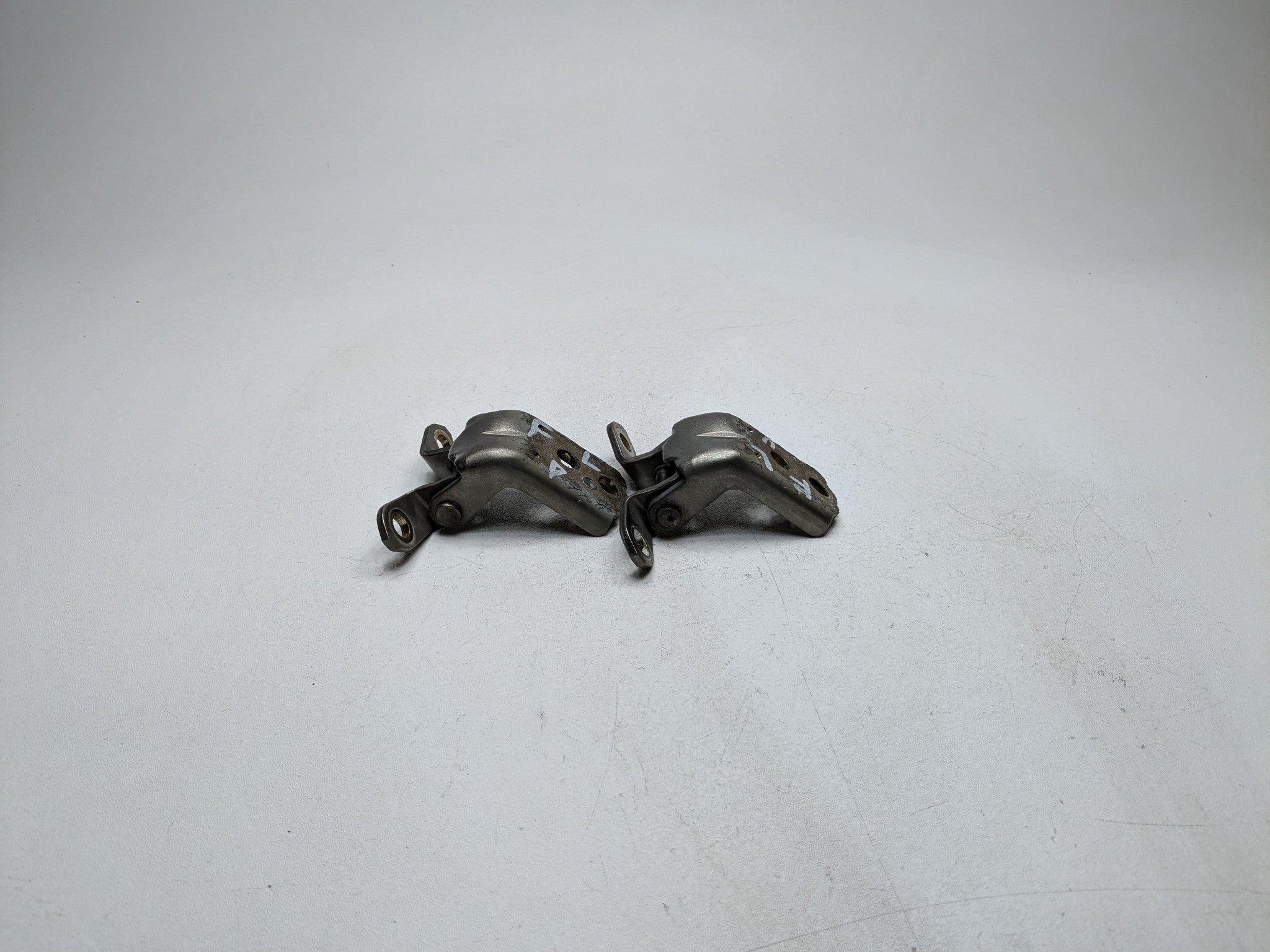 2004 - 2006 OEM NISSAN MAXIMA FRONT LEFT SIDE UPPER AND LOWER DOOR HINGE SET