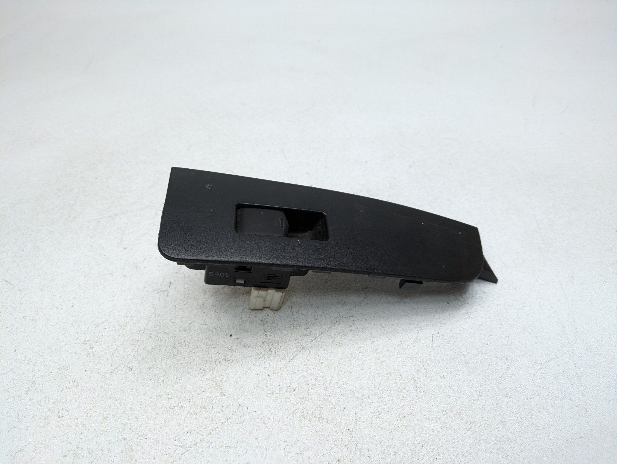 2004 - 2006 OEM NISSAN MAXIMA REAR LEFT DRIVER SIDE DOOR CONTROL SWITCH ASSEMBLY
