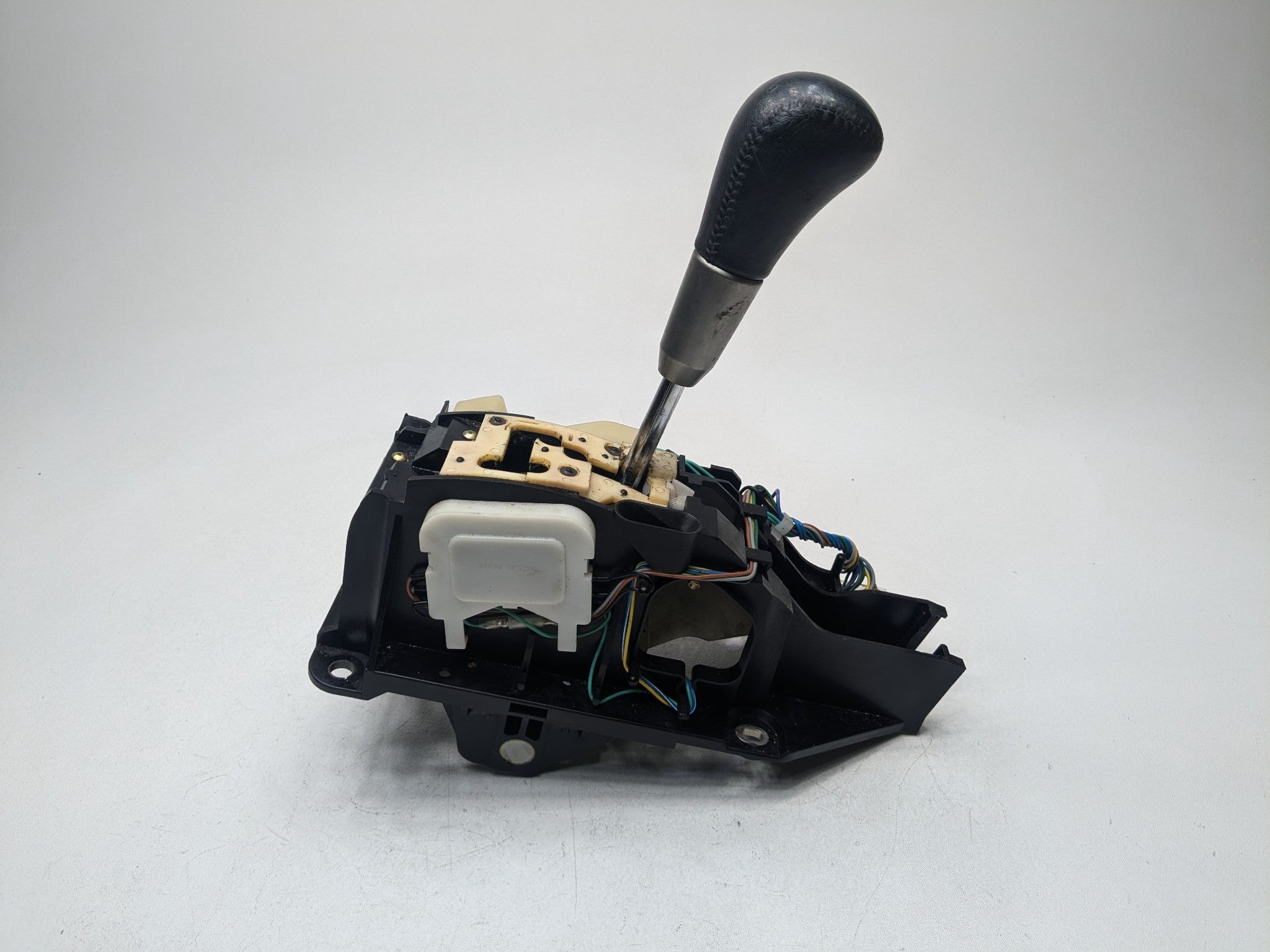 2004 - 2006 OEM NISSAN MAXIMA AUTOMATIC TRANSMISSION GEAR FLOOR SHIFTER LEVER