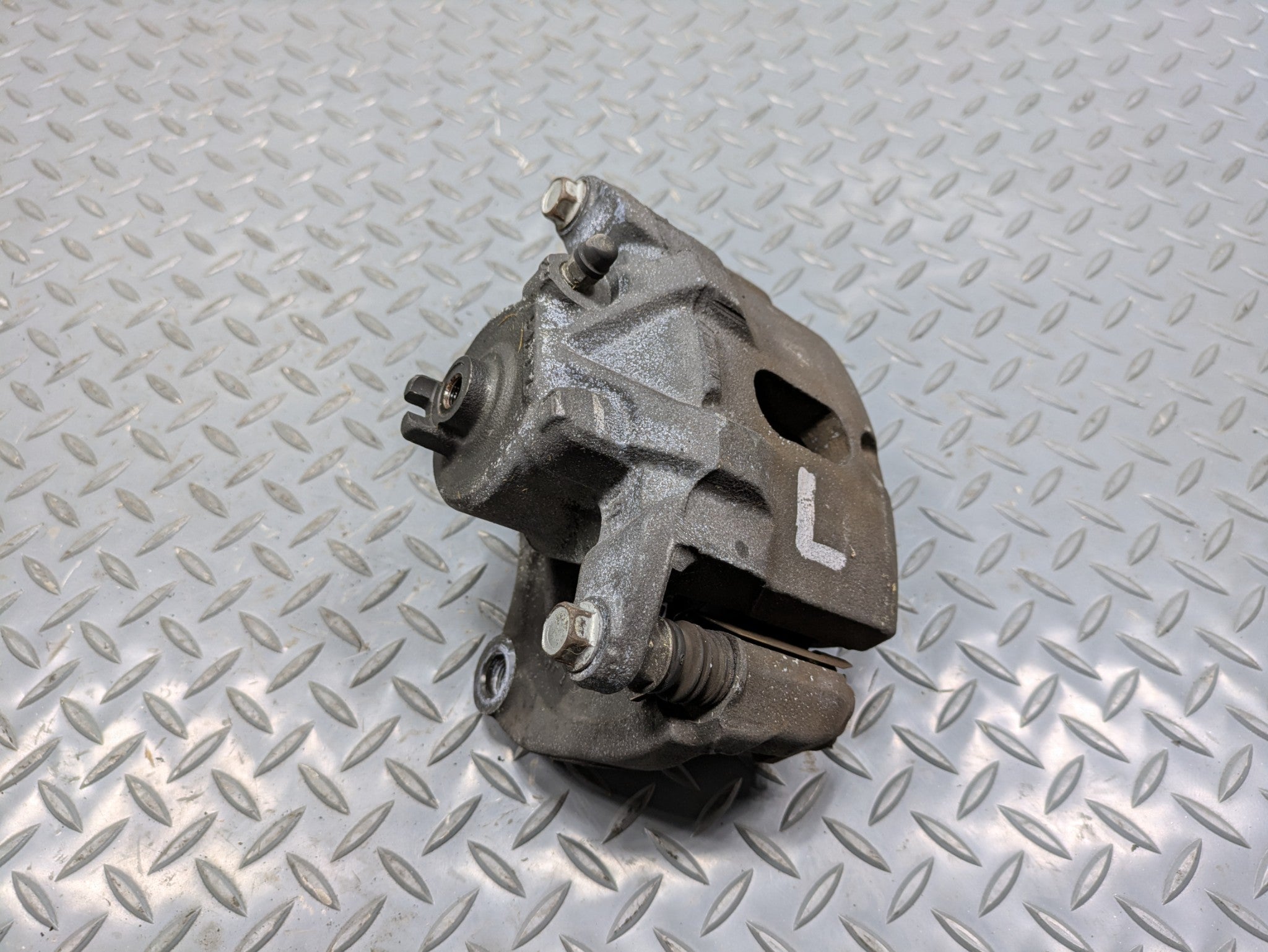 2004 - 2006 OEM NISSAN MAXIMA FRONT LEFT DRIVER SIDE BRAKE CALIPER ASSEMBLY