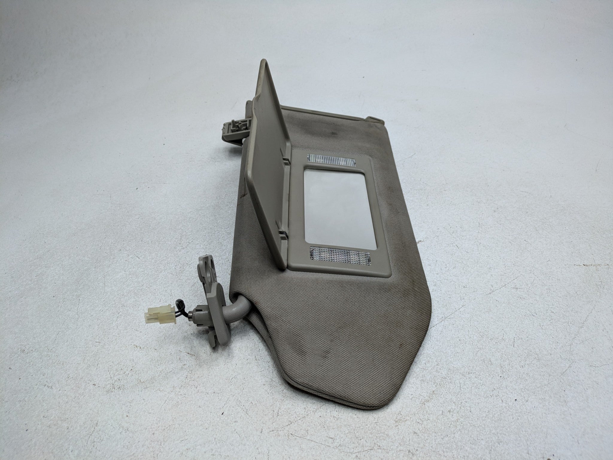 2004 - 2006 OEM NISSAN MAXIMA LEFT DRIVER SIDE SUN VISOR ILLUMINATED GRAY CLOTH