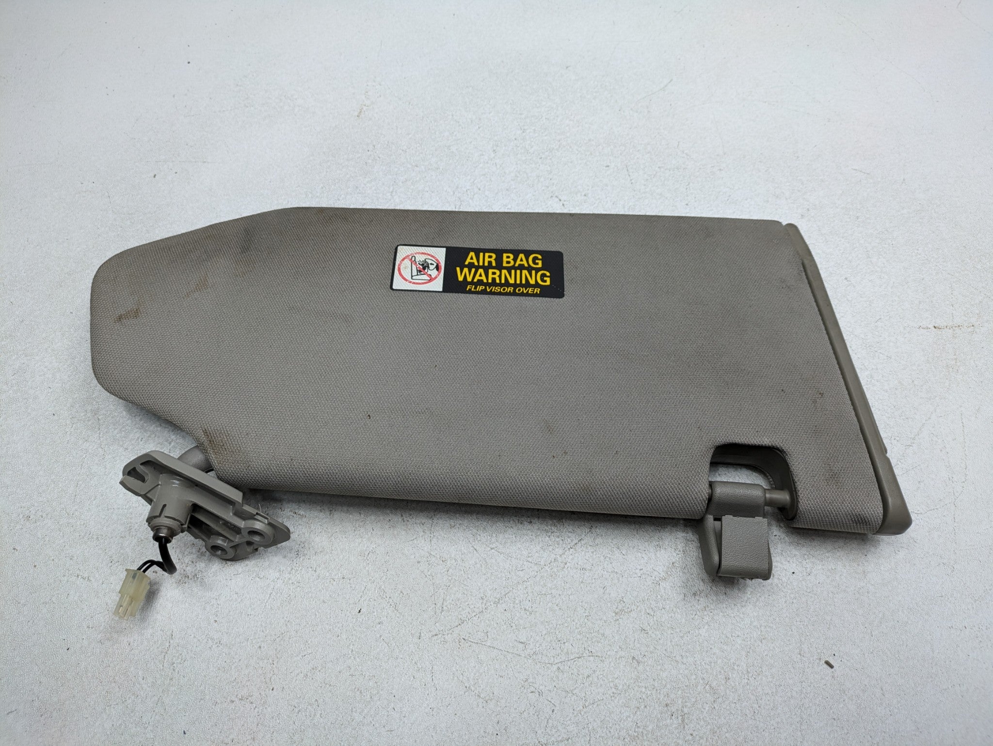 2004 - 2006 OEM NISSAN MAXIMA LEFT DRIVER SIDE SUN VISOR ILLUMINATED GRAY CLOTH