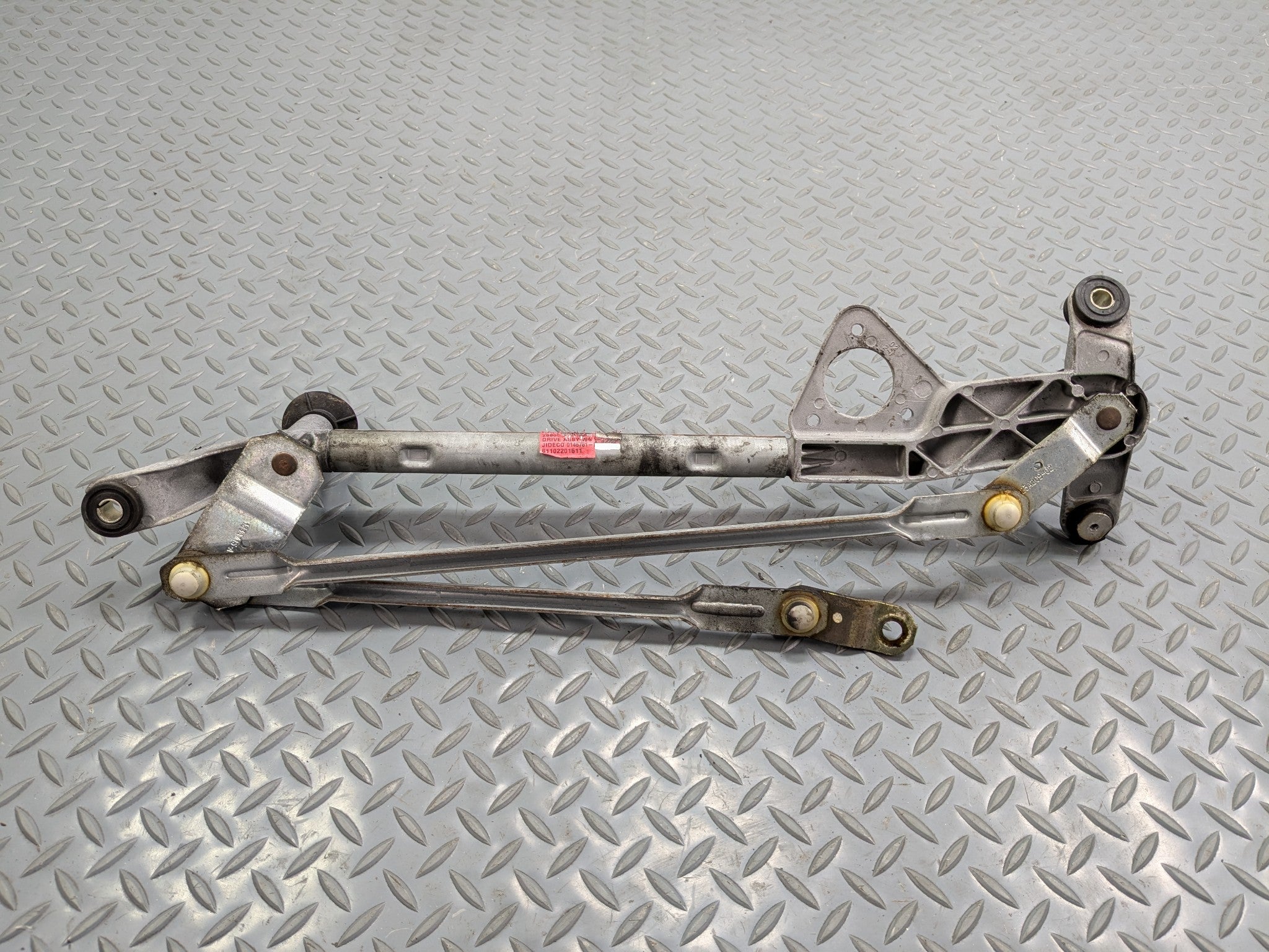 2004 - 2006 OEM NISSAN MAXIMA FRONT WINDSHIELD WIPER TRANSMISSION LINKAGE