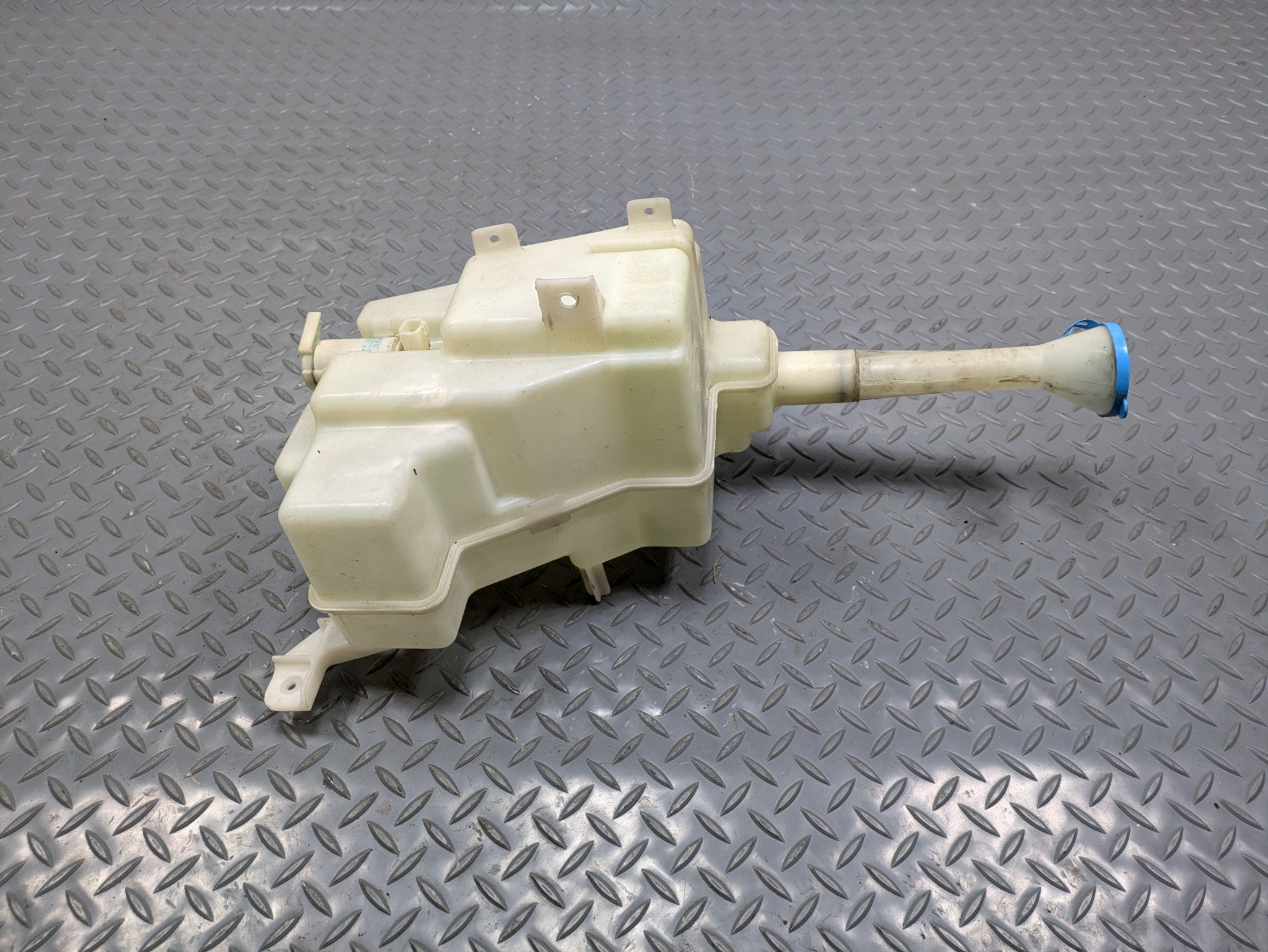 2004 - 2006 OEM NISSAN MAXIMA WINDSHIELD WASHER BOTTLE RESERVOIR TANK