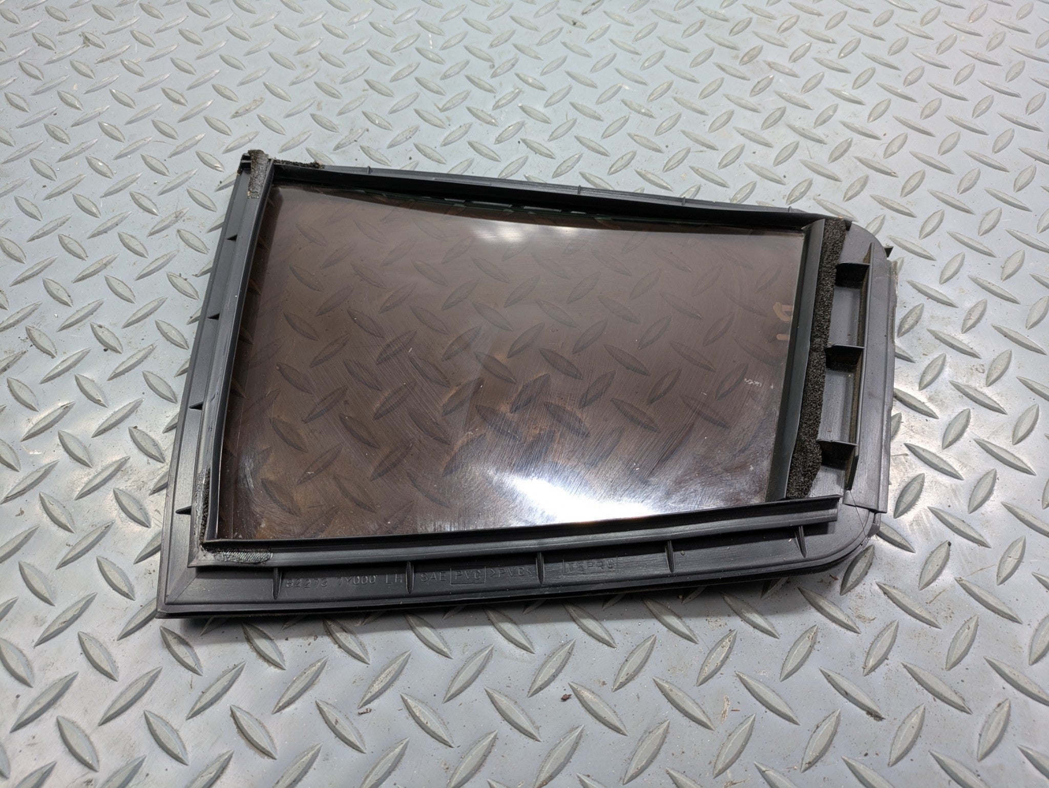 2004 - 2006 OEM NISSAN MAXIMA REAR LEFT DRIVER SIDE DOOR VENT WINDOW GLASS