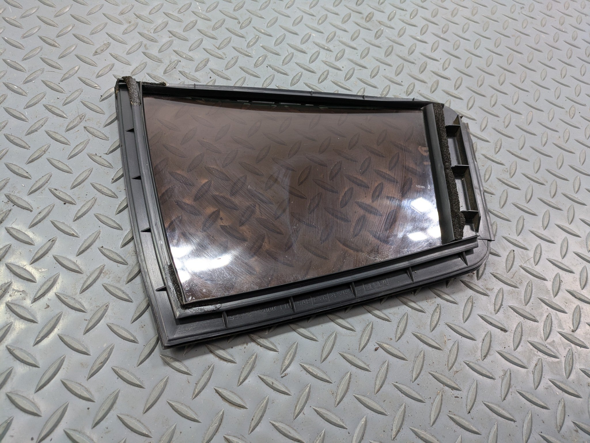 2004 - 2006 OEM NISSAN MAXIMA REAR LEFT DRIVER SIDE DOOR VENT WINDOW GLASS