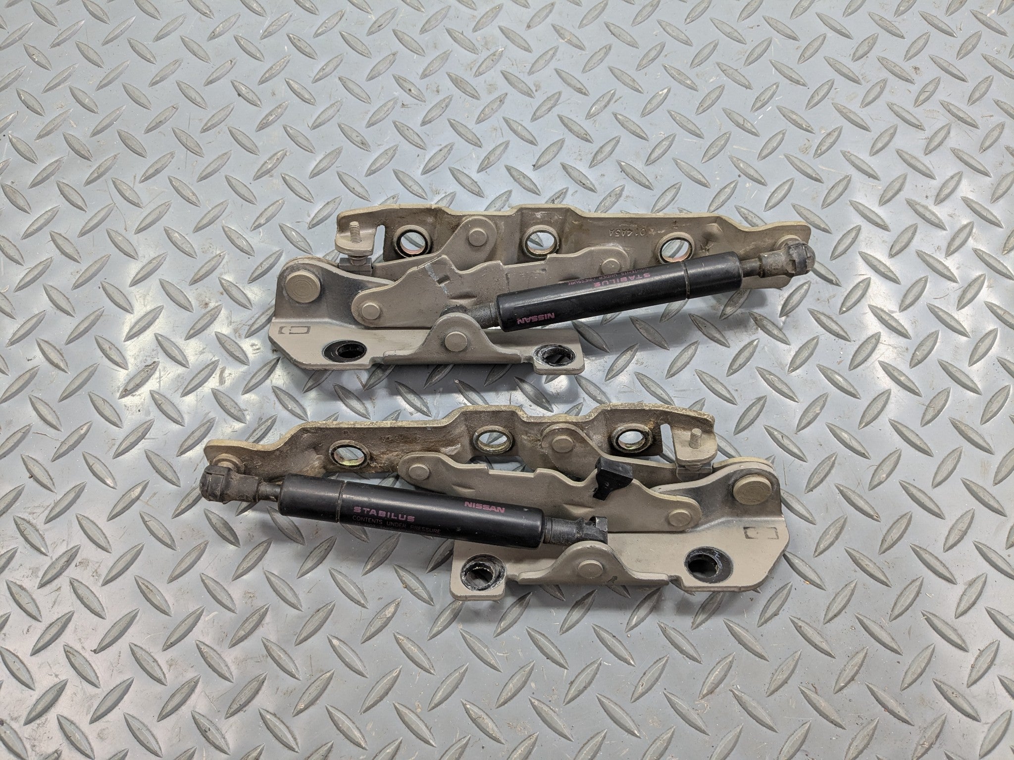 2004 - 2006 OEM NISSAN MAXIMA REAR LEFT AND RIGHT TRUNK LID GATE HINGES PAIR