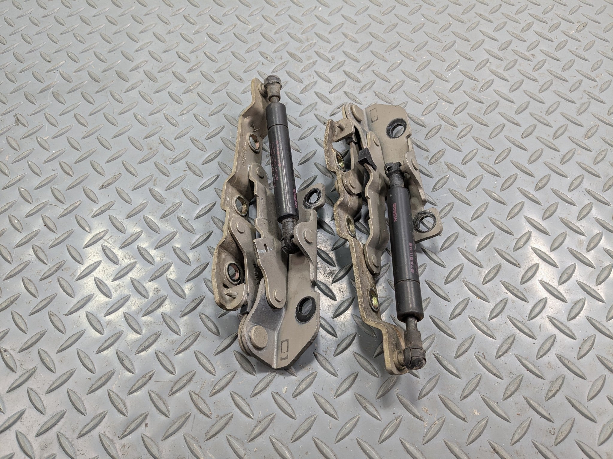 2004 - 2006 OEM NISSAN MAXIMA REAR LEFT AND RIGHT TRUNK LID GATE HINGES PAIR
