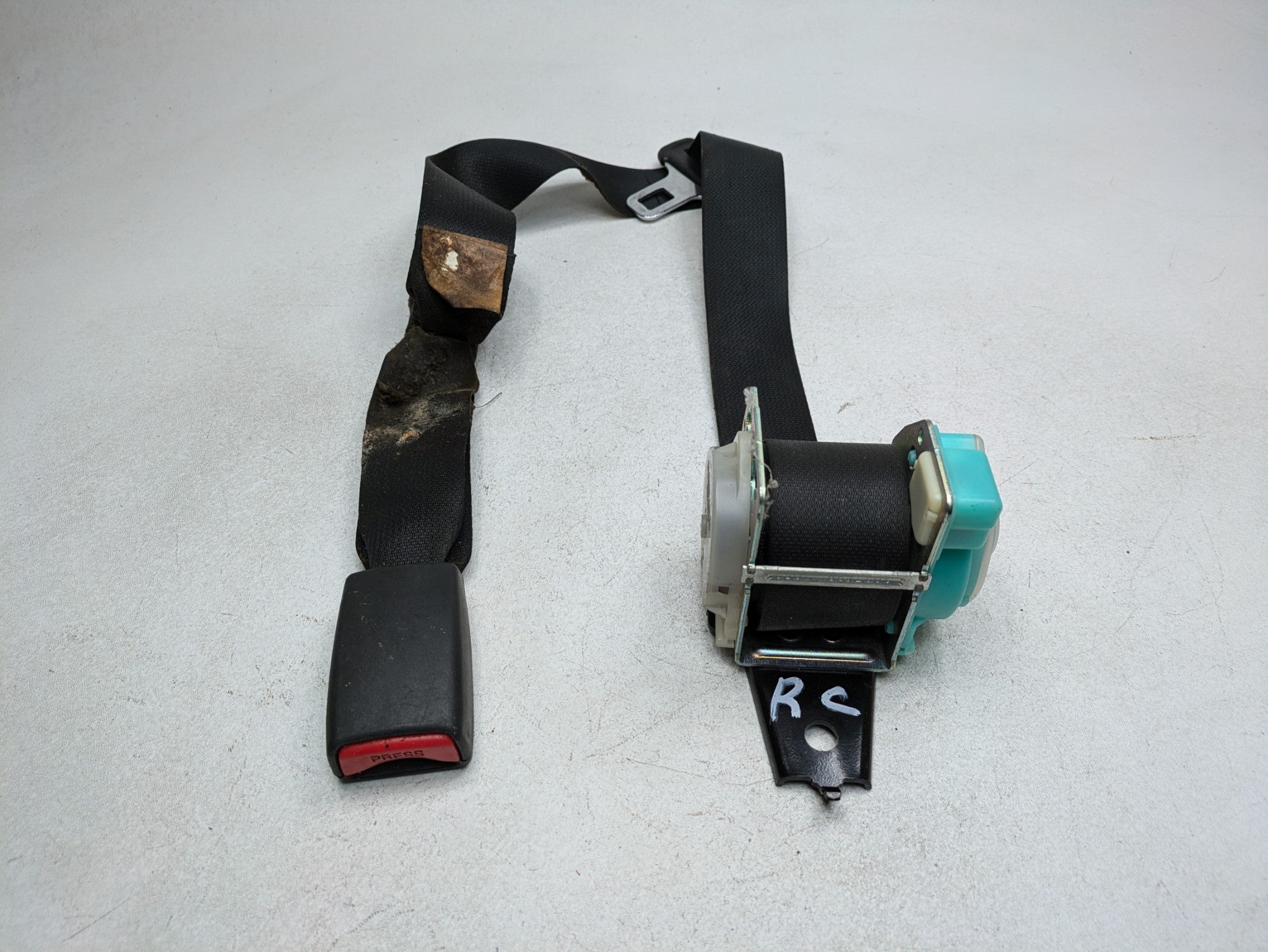2004 - 2006 OEM NISSAN MAXIMA REAR CENTER SEAT BELT RETRACTOR WITH BUCKLE BLACK