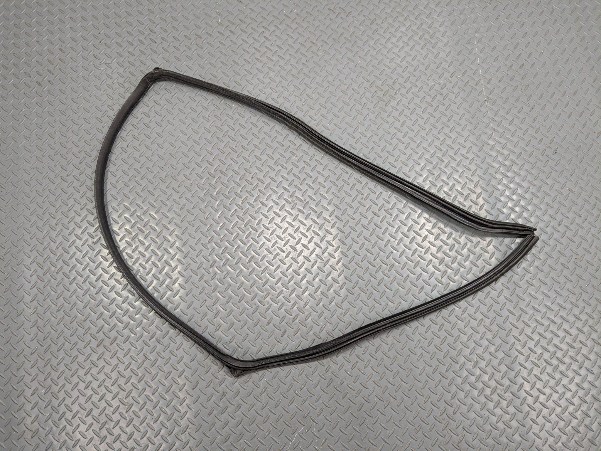 2004 - 2006 OEM NISSAN MAXIMA REAR LEFT DRIVER SIDE WEATHER STRIPPING RUBBER