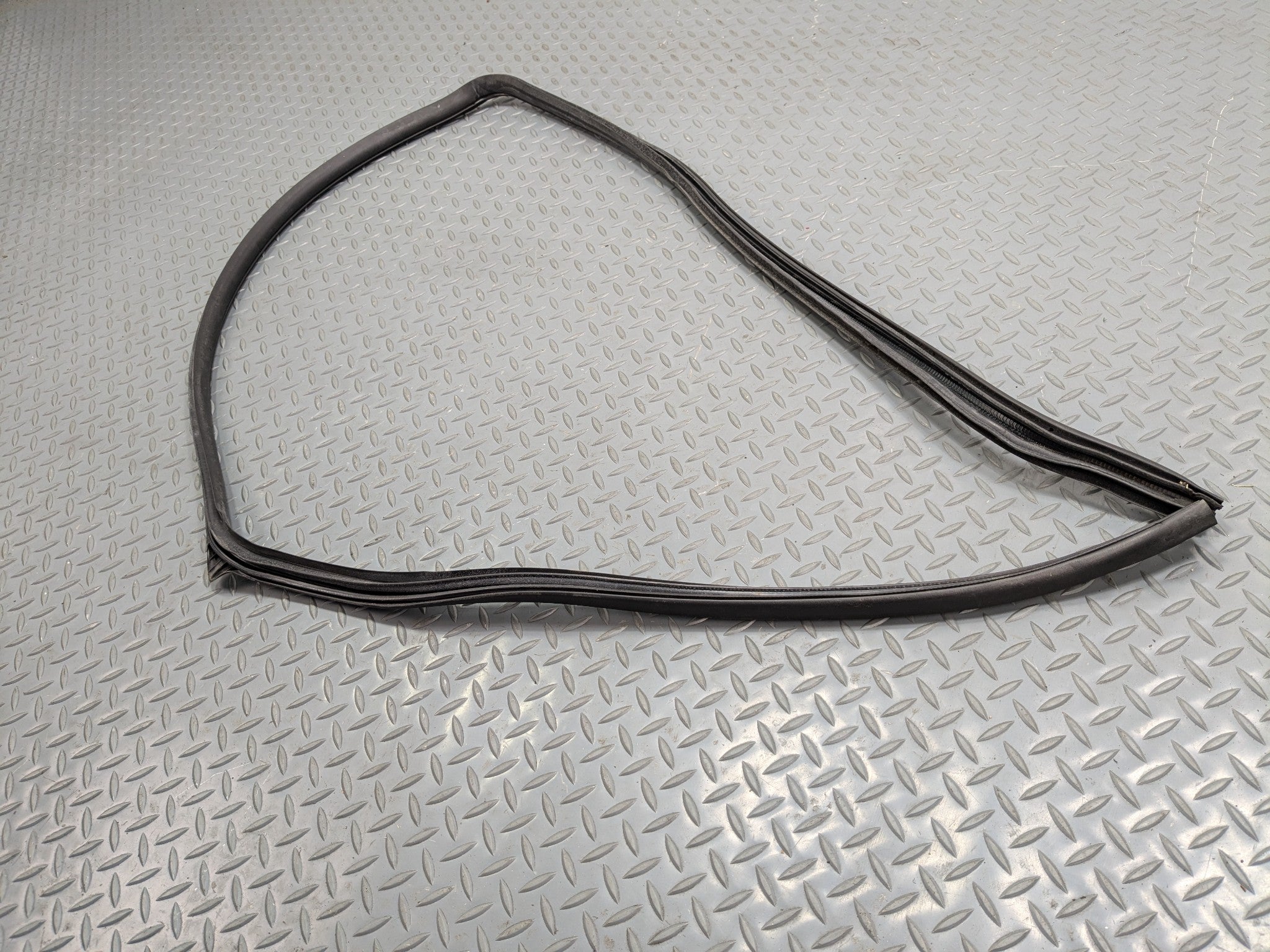2004 - 2006 OEM NISSAN MAXIMA REAR LEFT DRIVER SIDE WEATHER STRIPPING RUBBER