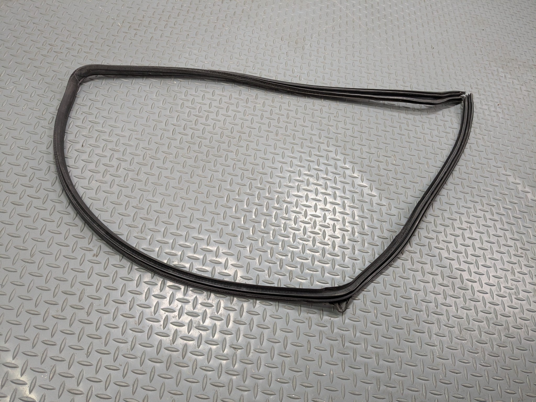 2004 - 2006 OEM NISSAN MAXIMA REAR LEFT DRIVER SIDE WEATHER STRIPPING RUBBER