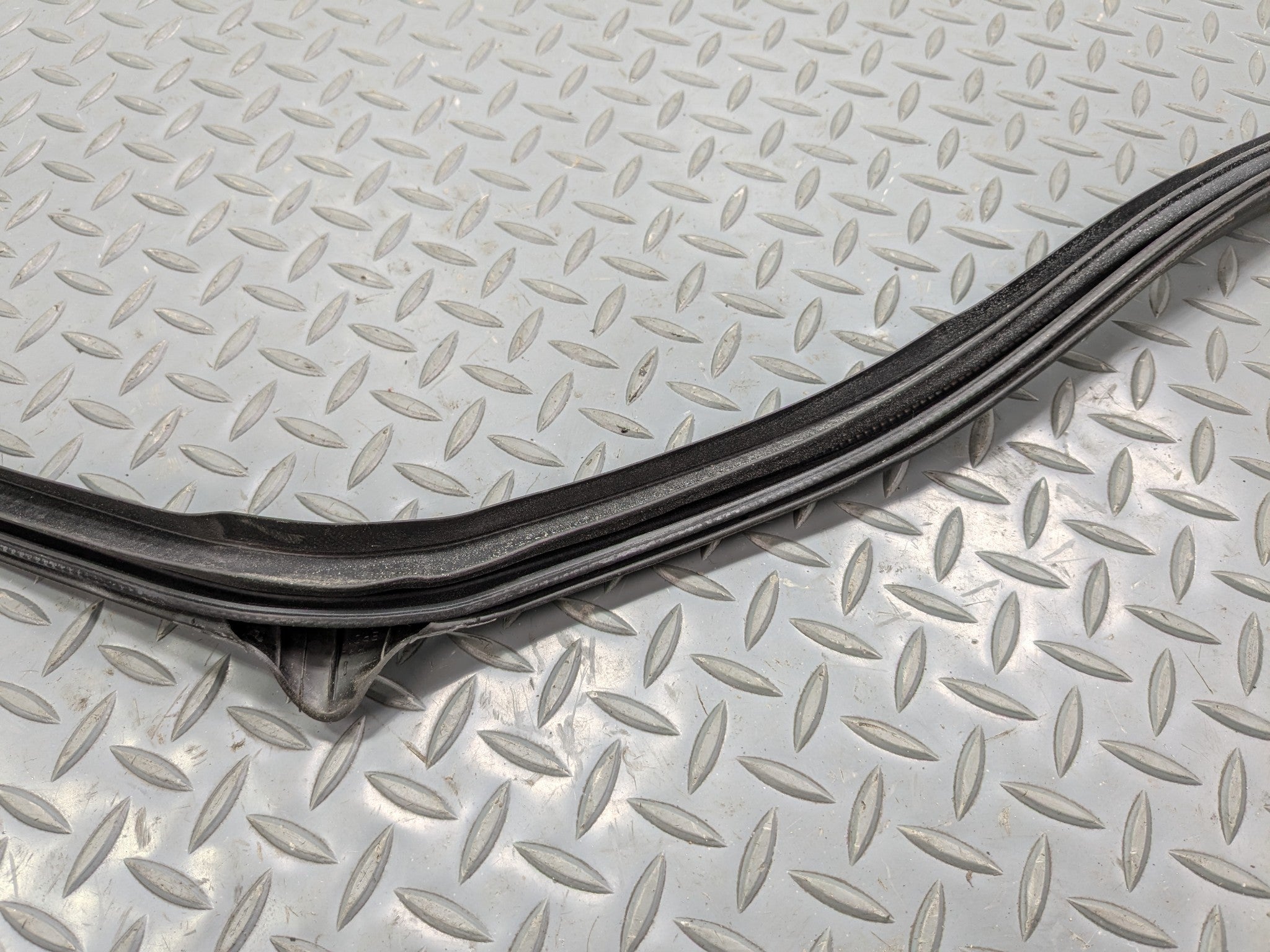 2004 - 2006 OEM NISSAN MAXIMA REAR LEFT DRIVER SIDE WEATHER STRIPPING RUBBER