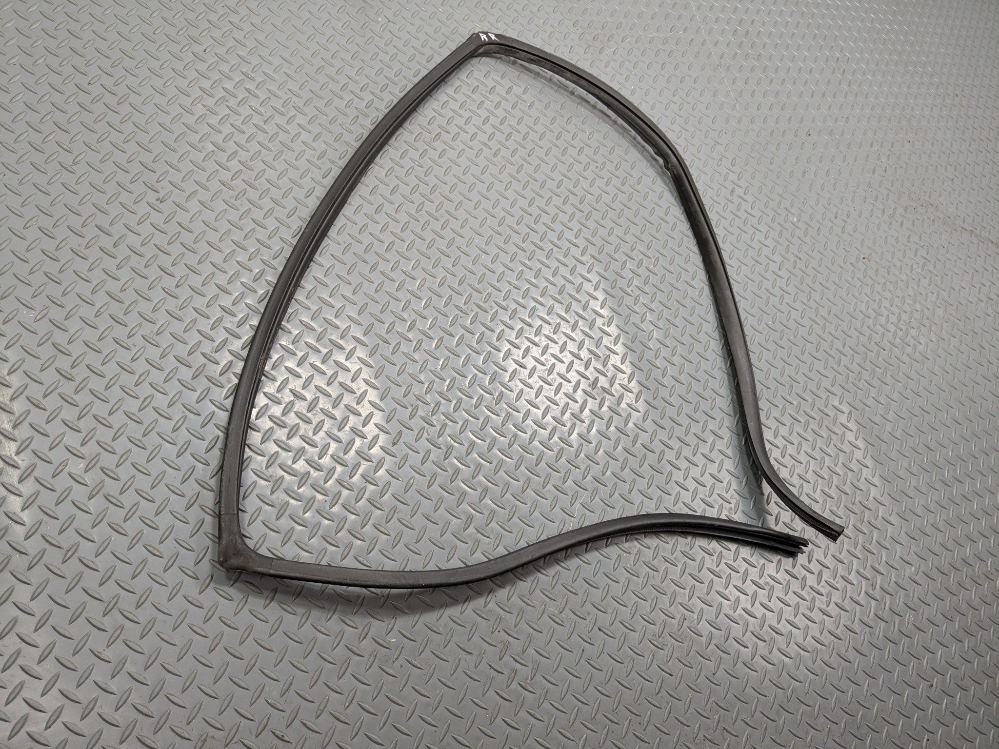 2004 - 2006 OEM NISSAN MAXIMA REAR RIGHT PASSENGER SIDE WEATHER STRIPPING RUBBER