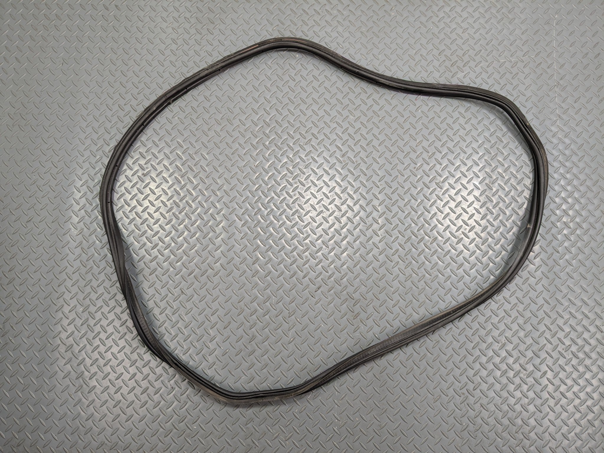 2004 - 2006 OEM NISSAN MAXIMA REAR TRUNK TAILGATE SEAL WEATHER STRIPPING RUBBER
