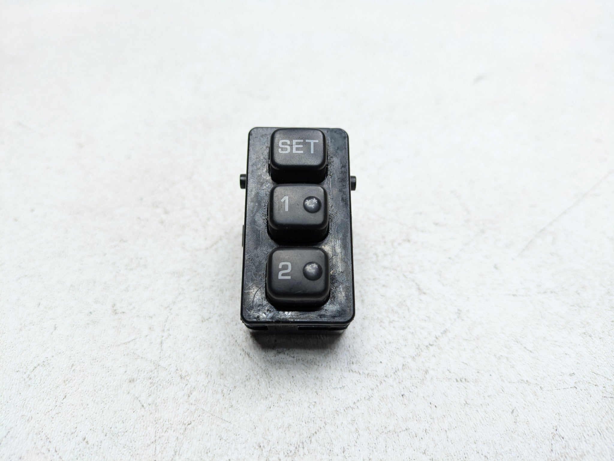 2004 - 2006 OEM NISSAN MAXIMA FRONT LEFT DRIVER SIDE SEAT MEMORY CONTROL SWITCH