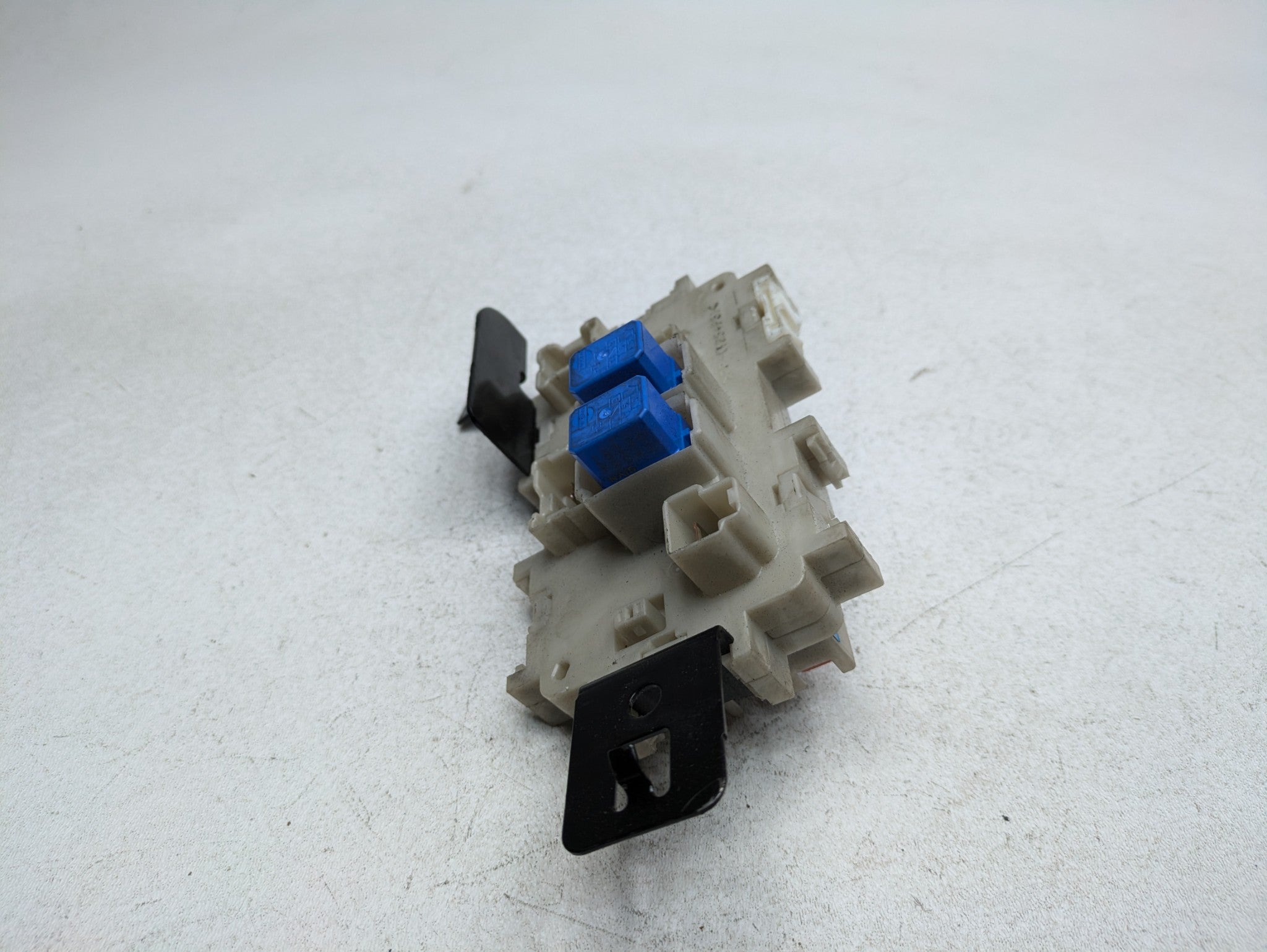 2004 - 2006 OEM NISSAN MAXIMA INTERIOR CABIN FUSE RELAY JUNCTION BOX ASSEMBLY
