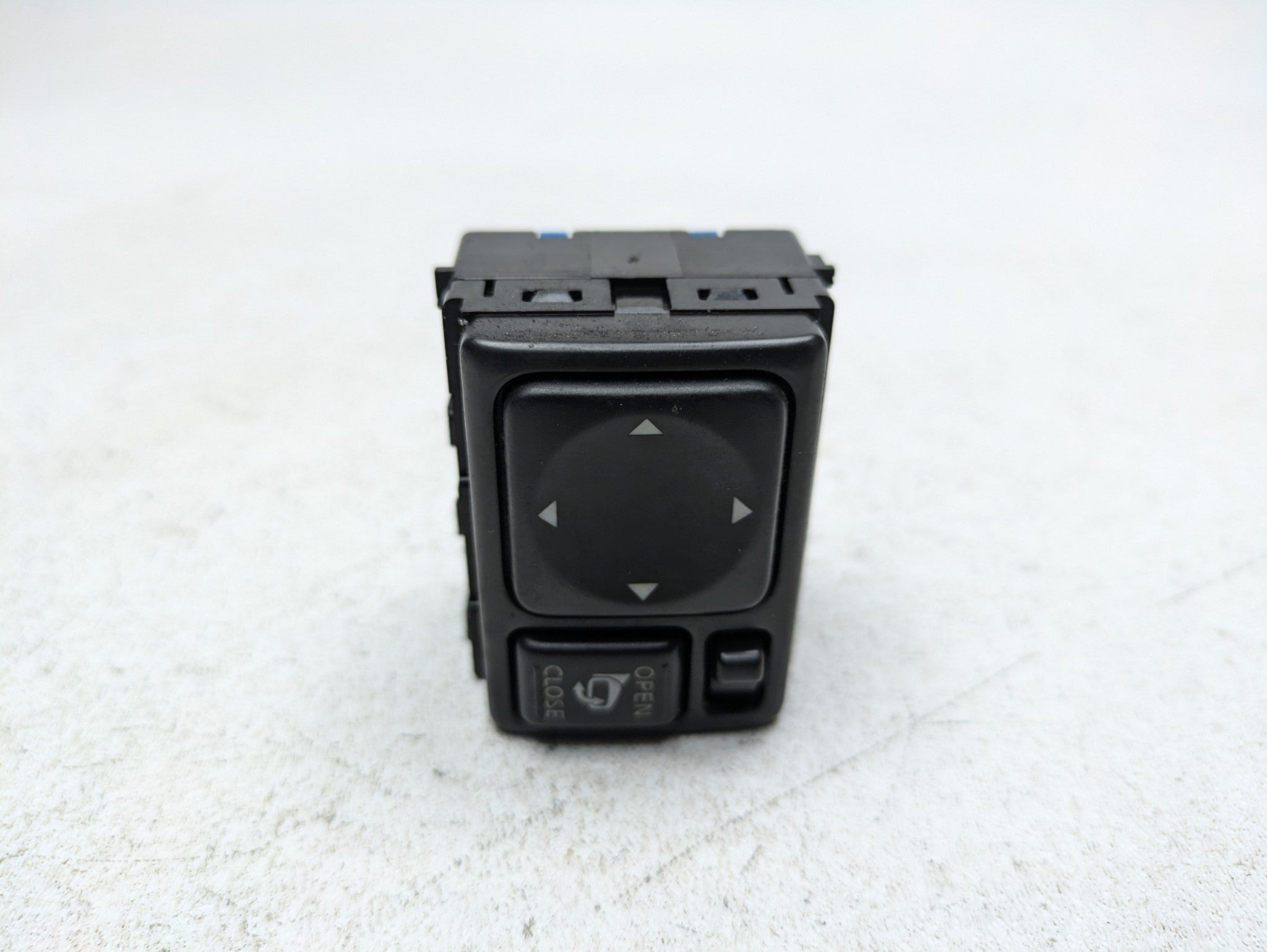 2004 - 2006 OEM NISSAN MAXIMA MIRROR POWER ADJUSTMENT CONTROL SWITCH UNIT