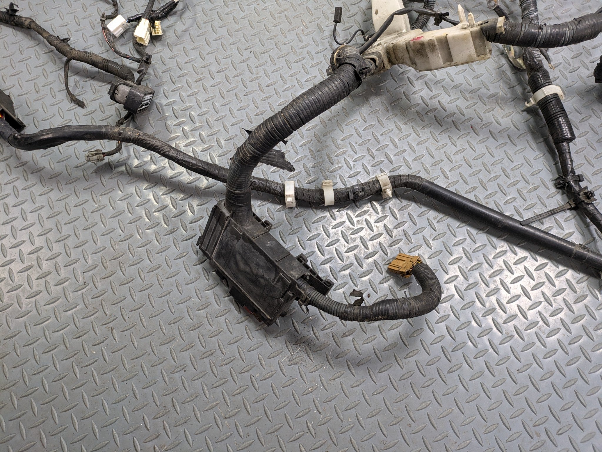 2004 - 2006 OEM NISSAN MAXIMA INTERIOR HOOD WIRE HARNESS CABLE AND CONNECTOR