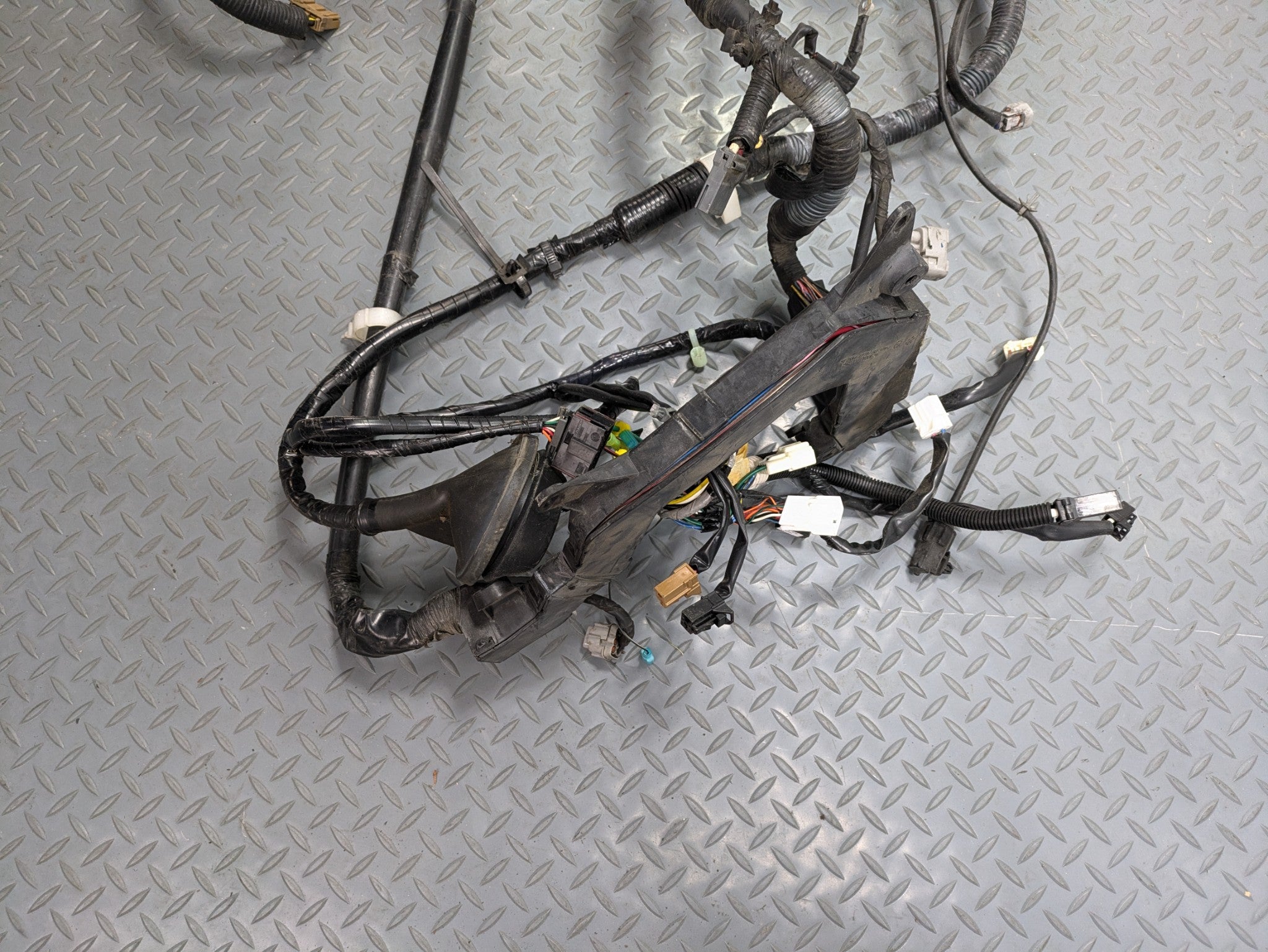 2004 - 2006 OEM NISSAN MAXIMA INTERIOR HOOD WIRE HARNESS CABLE AND CONNECTOR