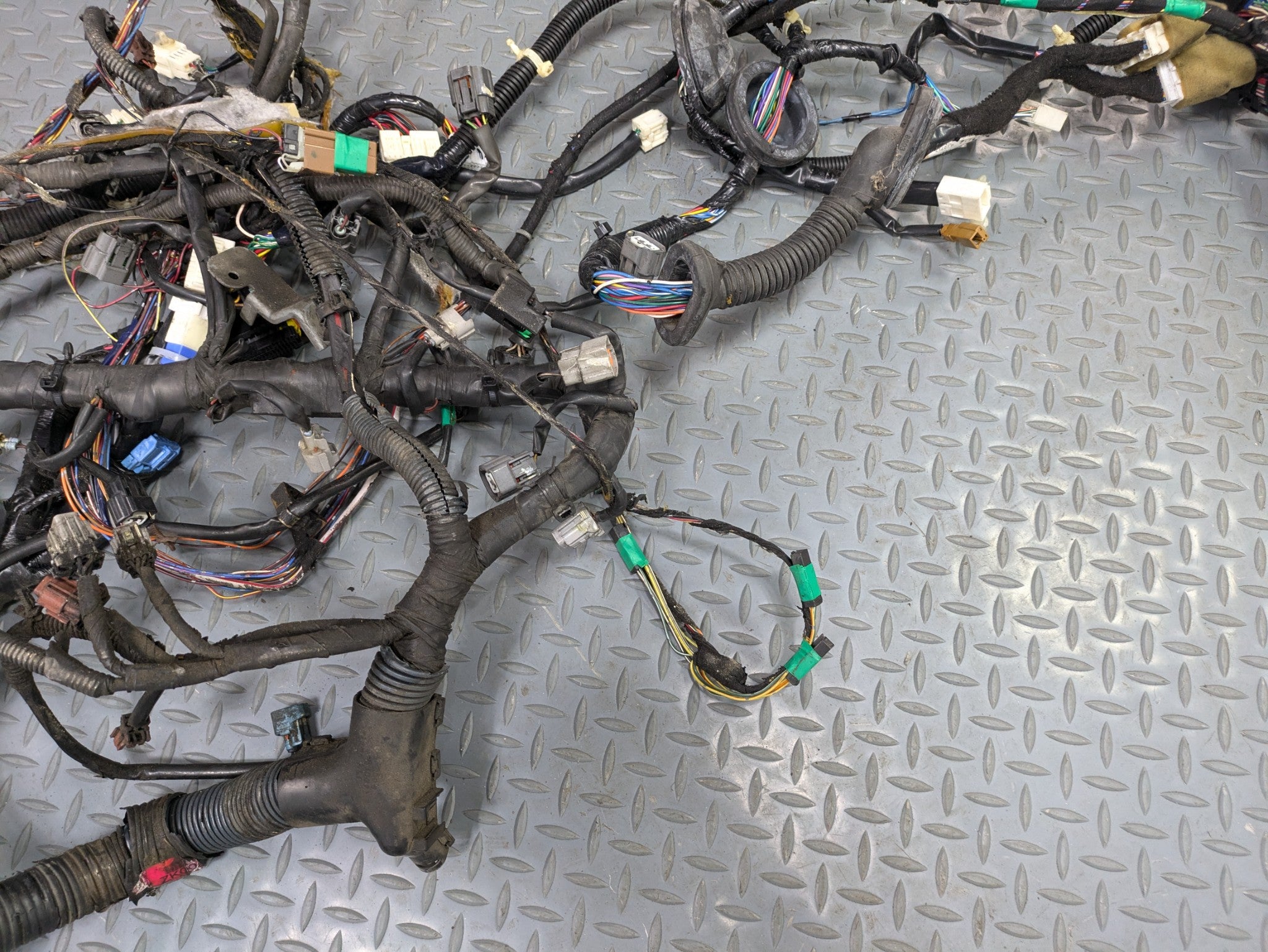 2004 - 2006 OEM NISSAN MAXIMA INTERIOR ENGINE WIRE HARNESS CABLE AND CONNECTOR
