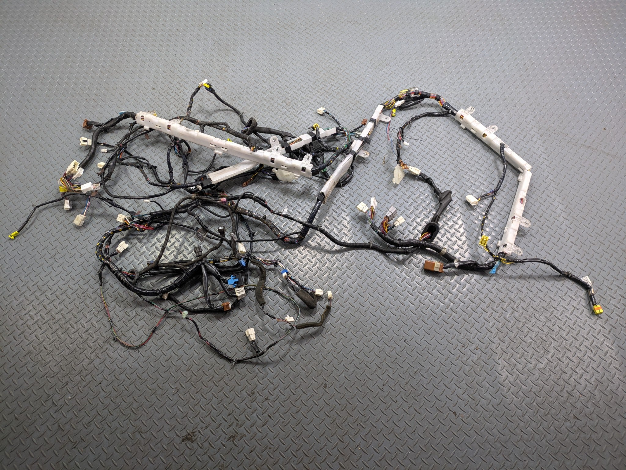 2004 - 2006 OEM NISSAN MAXIMA INTERIOR BODY WIRE HARNESS CABLE AND CONNECTOR