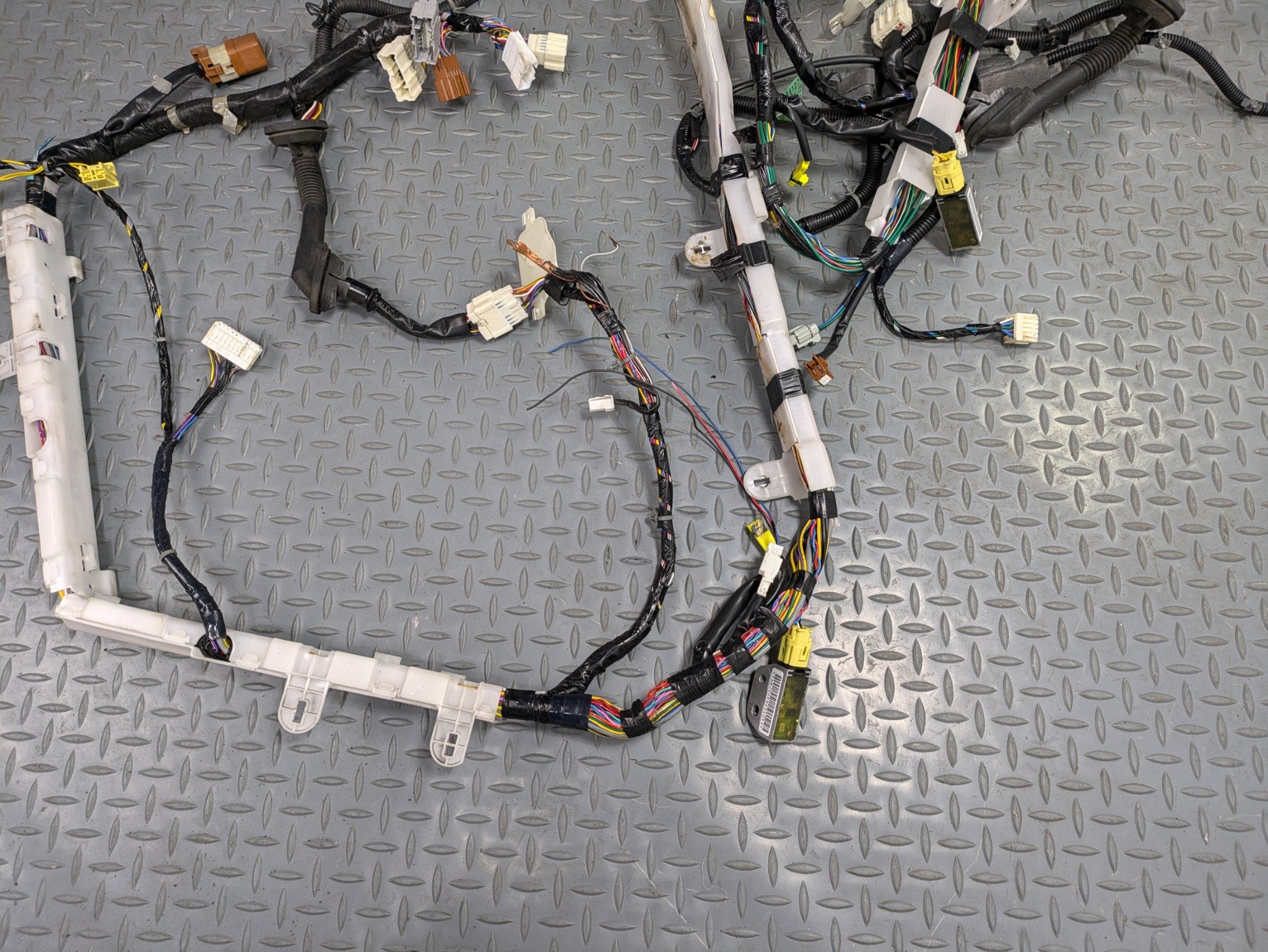 2004 - 2006 OEM NISSAN MAXIMA INTERIOR BODY WIRE HARNESS CABLE AND CONNECTOR