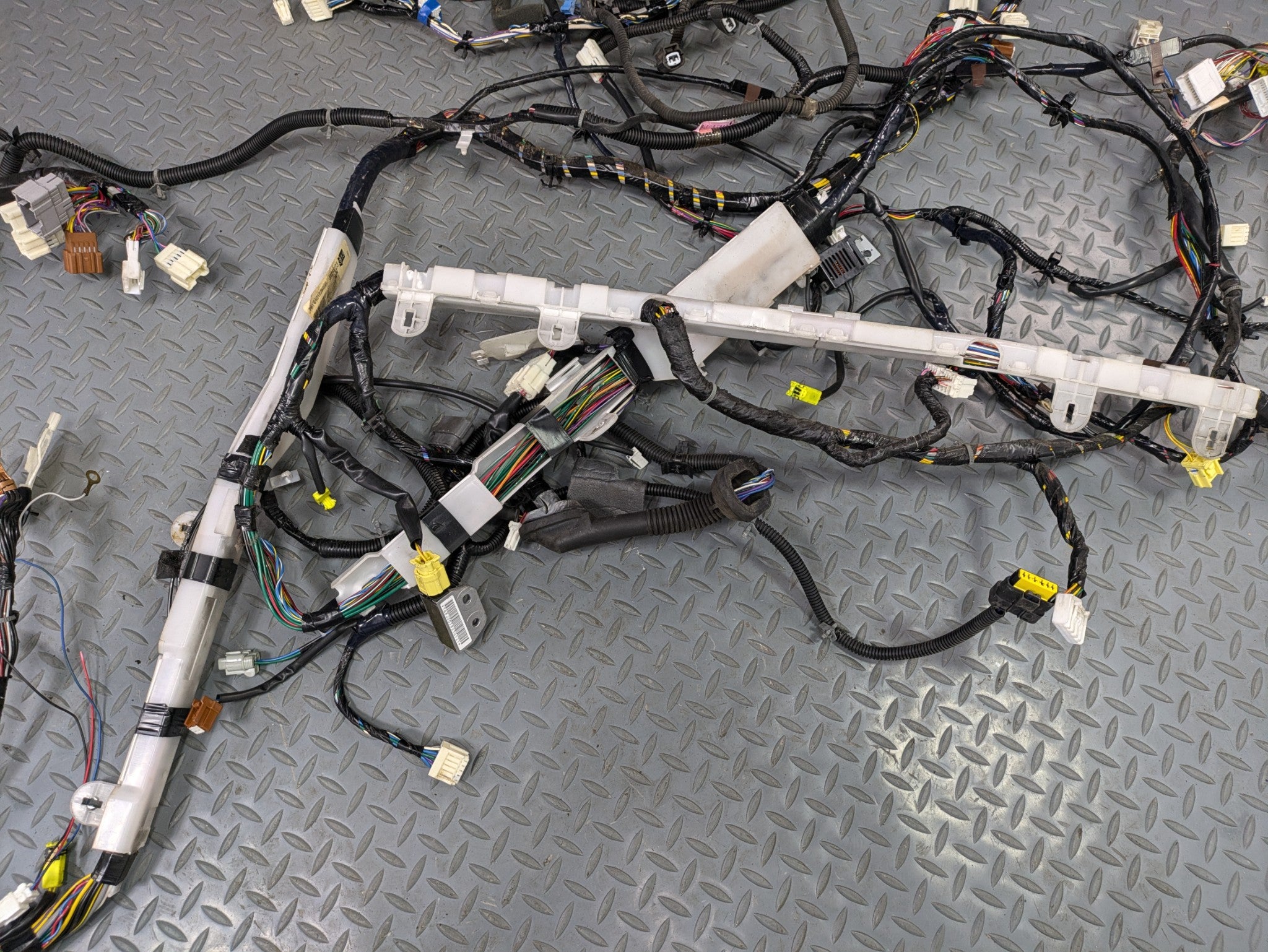 2004 - 2006 OEM NISSAN MAXIMA INTERIOR BODY WIRE HARNESS CABLE AND CONNECTOR