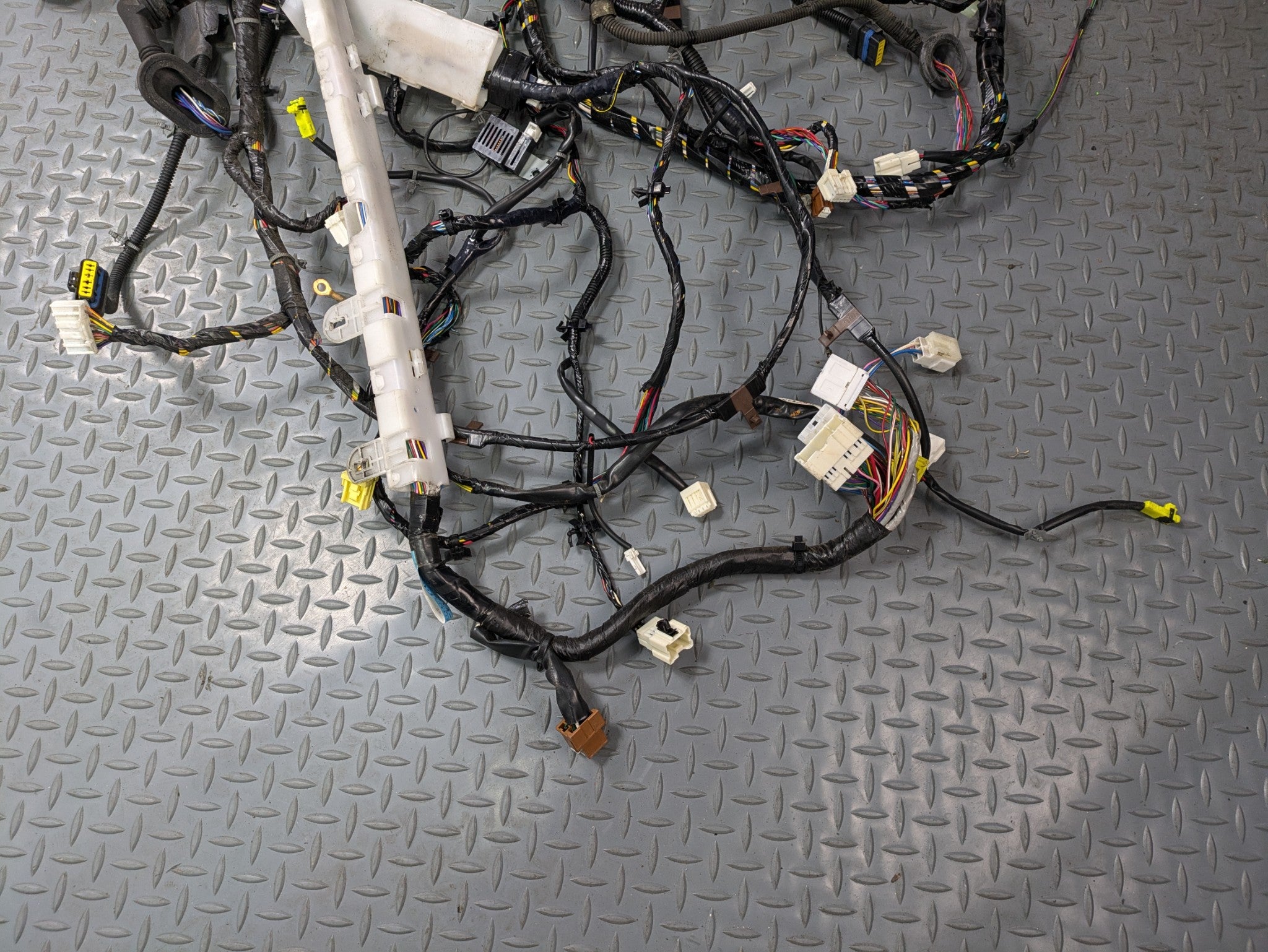 2004 - 2006 OEM NISSAN MAXIMA INTERIOR BODY WIRE HARNESS CABLE AND CONNECTOR