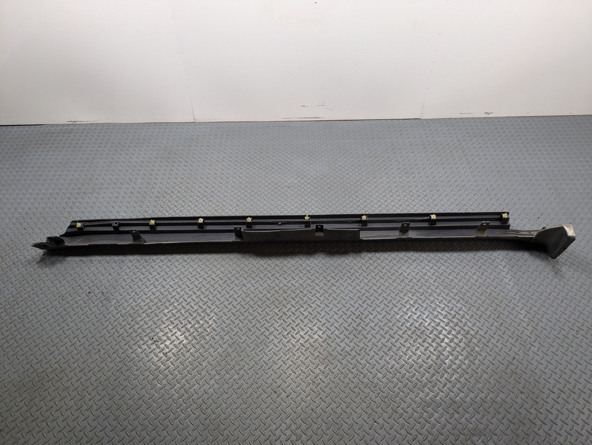 2004 - 2006 OEM NISSAN MAXIMA LEFT DRIVER SIDE ROCKER MOLDING TRIM PANEL