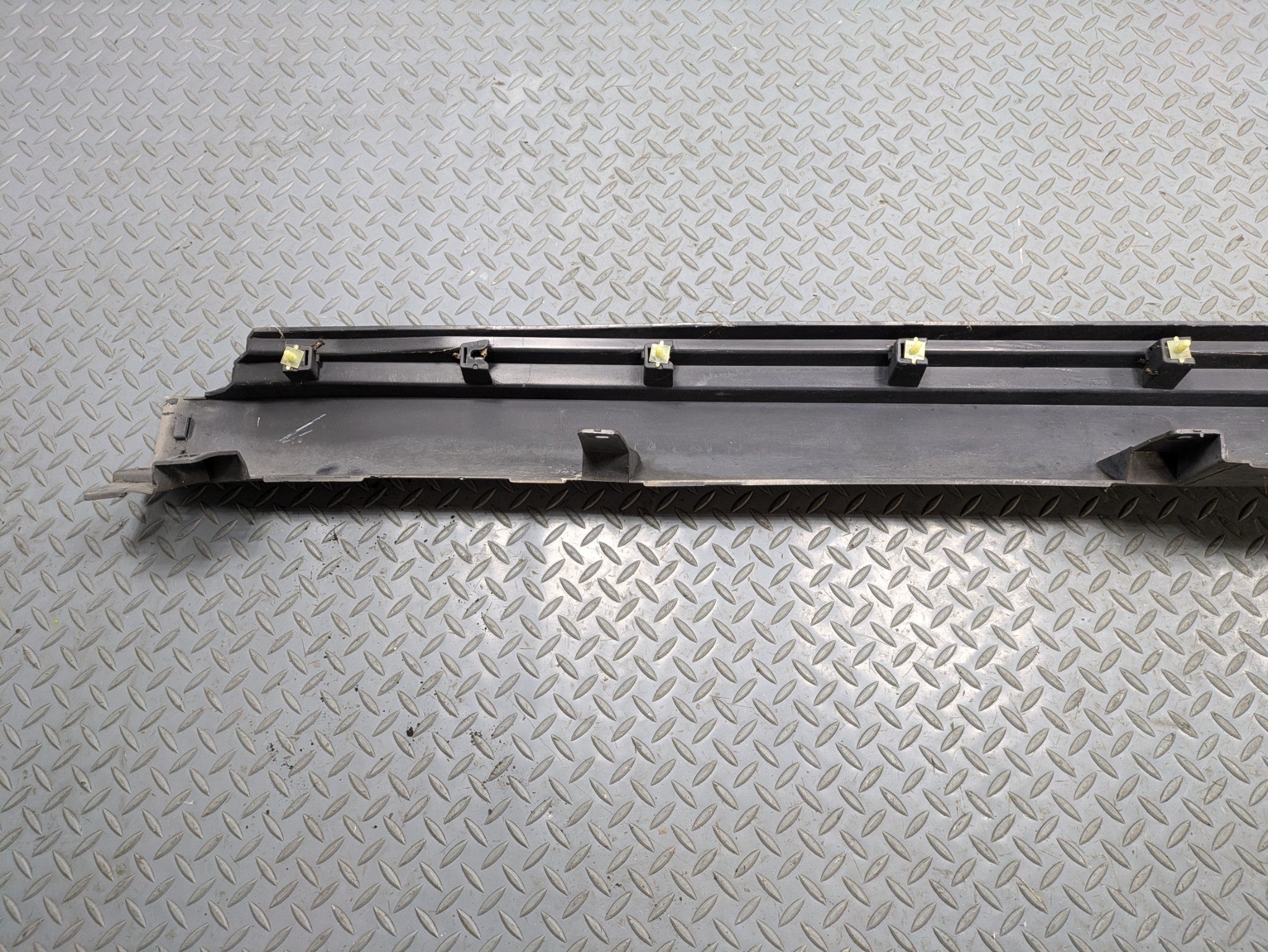 2004 - 2006 OEM NISSAN MAXIMA LEFT DRIVER SIDE ROCKER MOLDING TRIM PANEL