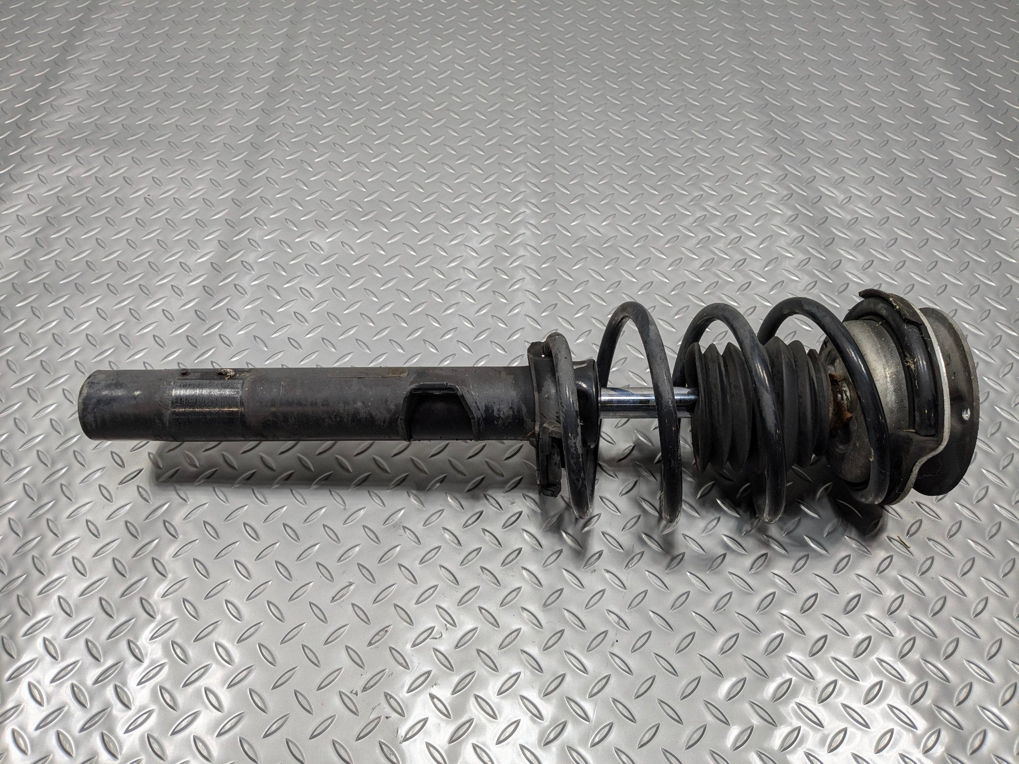 06 - 08 OEM BMW 328I FRONT RIGHT PASSENGER SIDE SHOCK STRUT ABSORBER ASSEMBLY