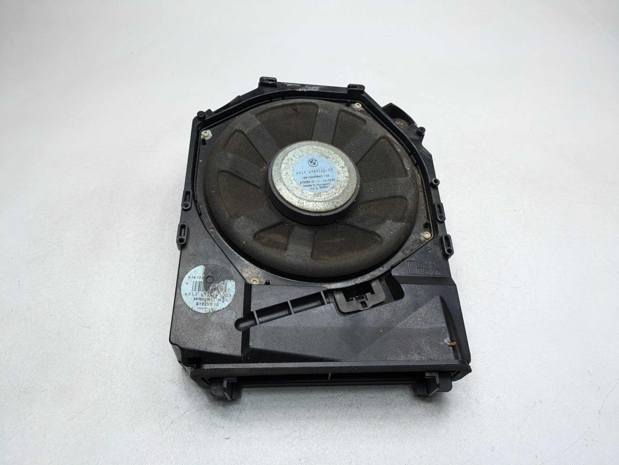 2006 - 2008 OEM BMW 328I AUDIO SOUND SPEAKER SUBWOOFER BASS BOX