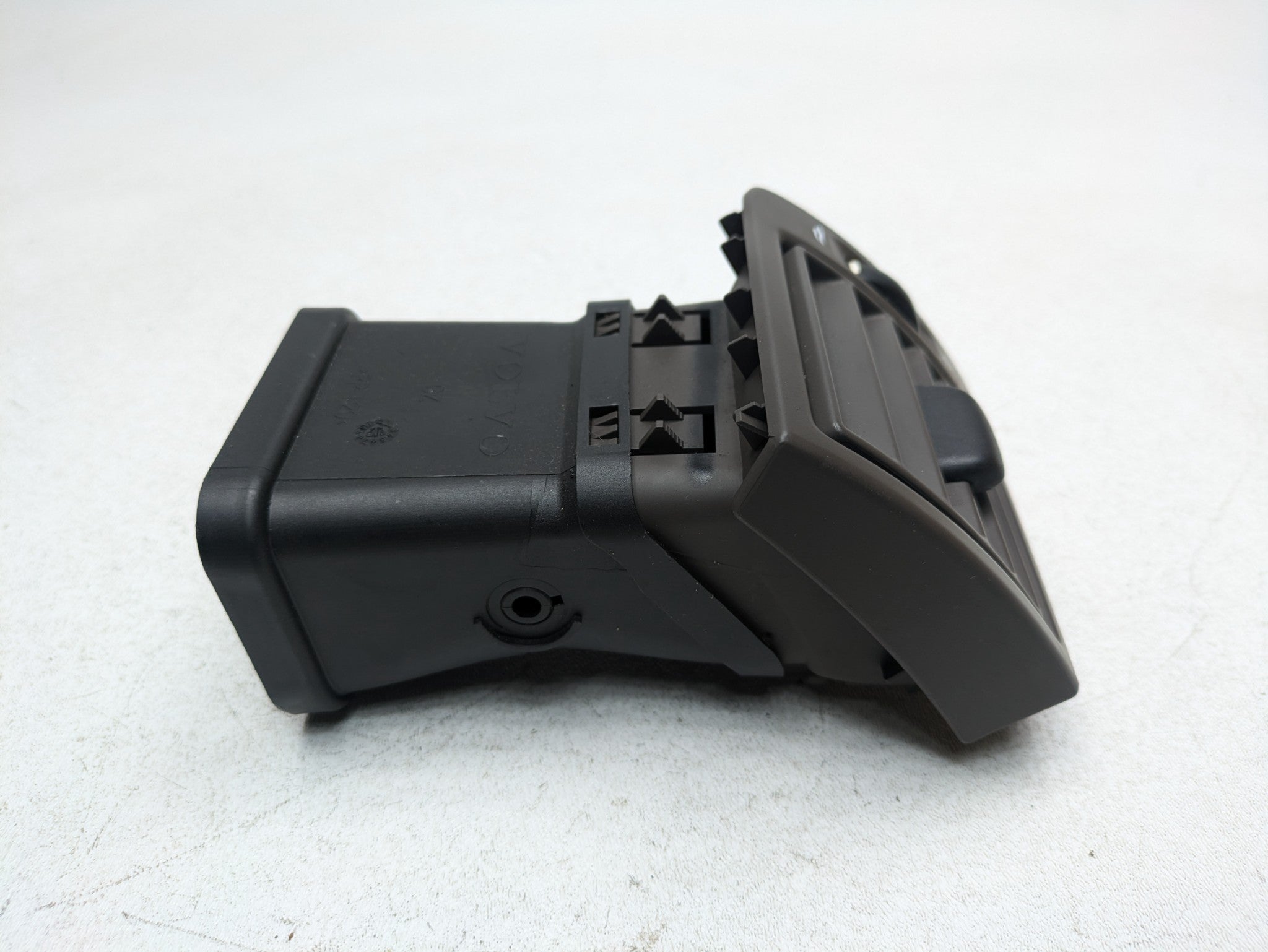 05 - 07 OEM VOLVO V50 RIGHT SIDE DASHBOARD AIR CONDITIONING HEATER VENT ASSEMBLY