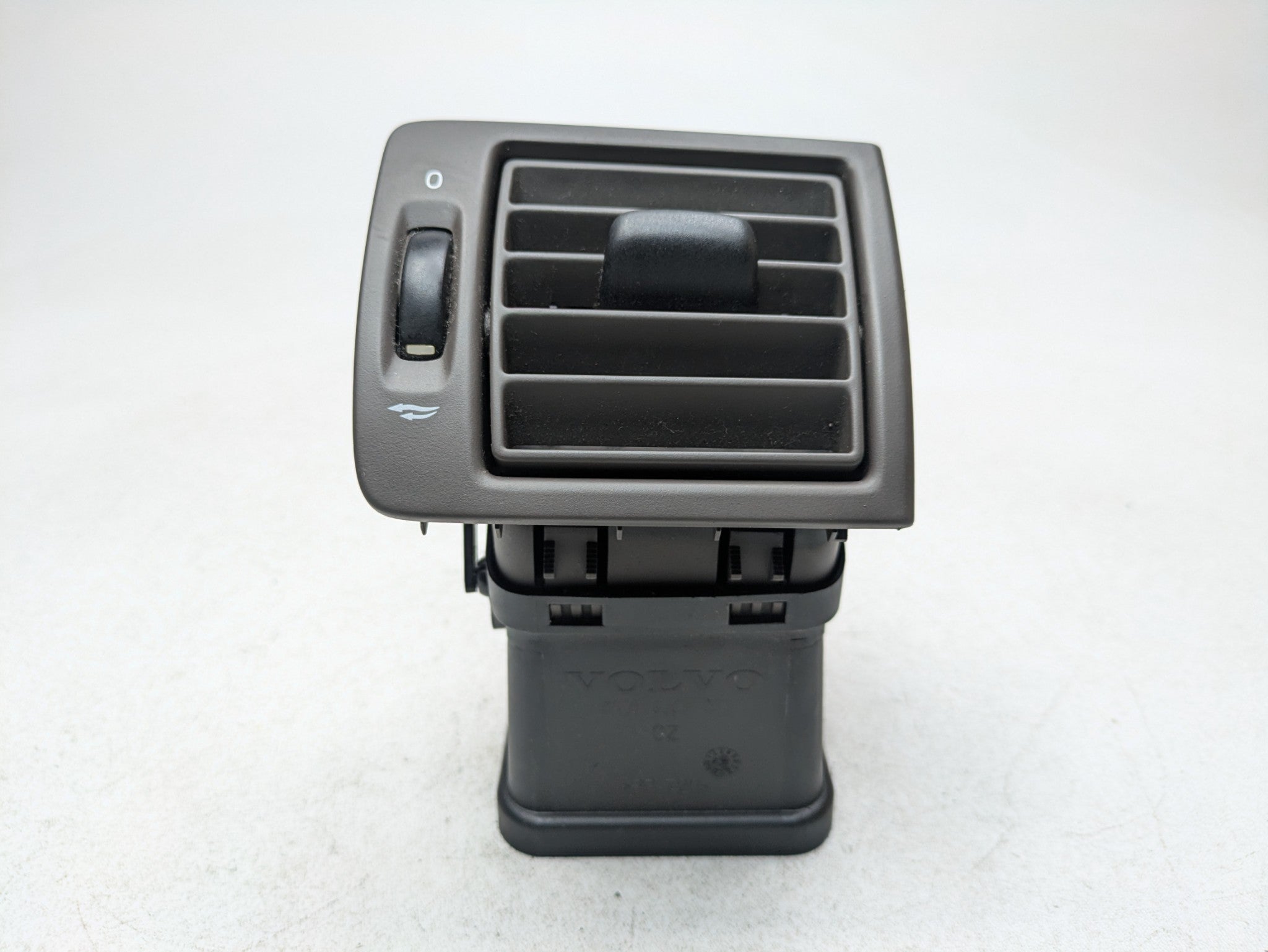 05 - 07 OEM VOLVO V50 RIGHT SIDE DASHBOARD AIR CONDITIONING HEATER VENT ASSEMBLY
