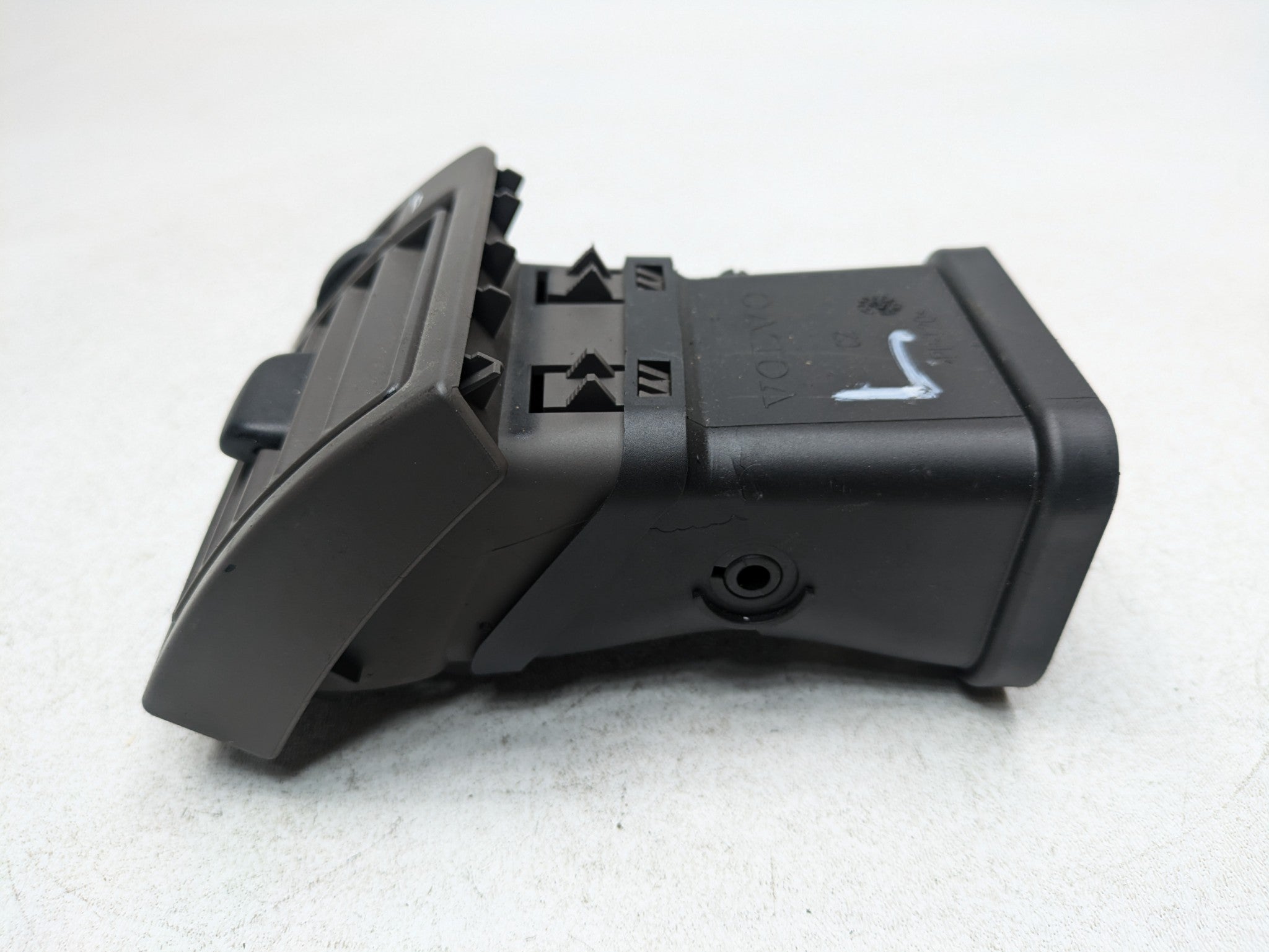 05 - 07 OEM VOLVO V50 LEFT SIDE DASHBOARD AIR CONDITIONING HEATER VENT ASSEMBLY