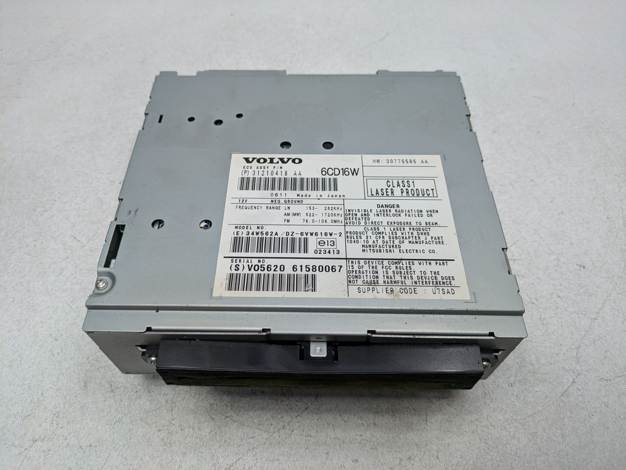2005 - 2007 OEM VOLVO V50 AM FM RADIO AUDIO CD CHANGER STEREO PLAYER RECEIVER