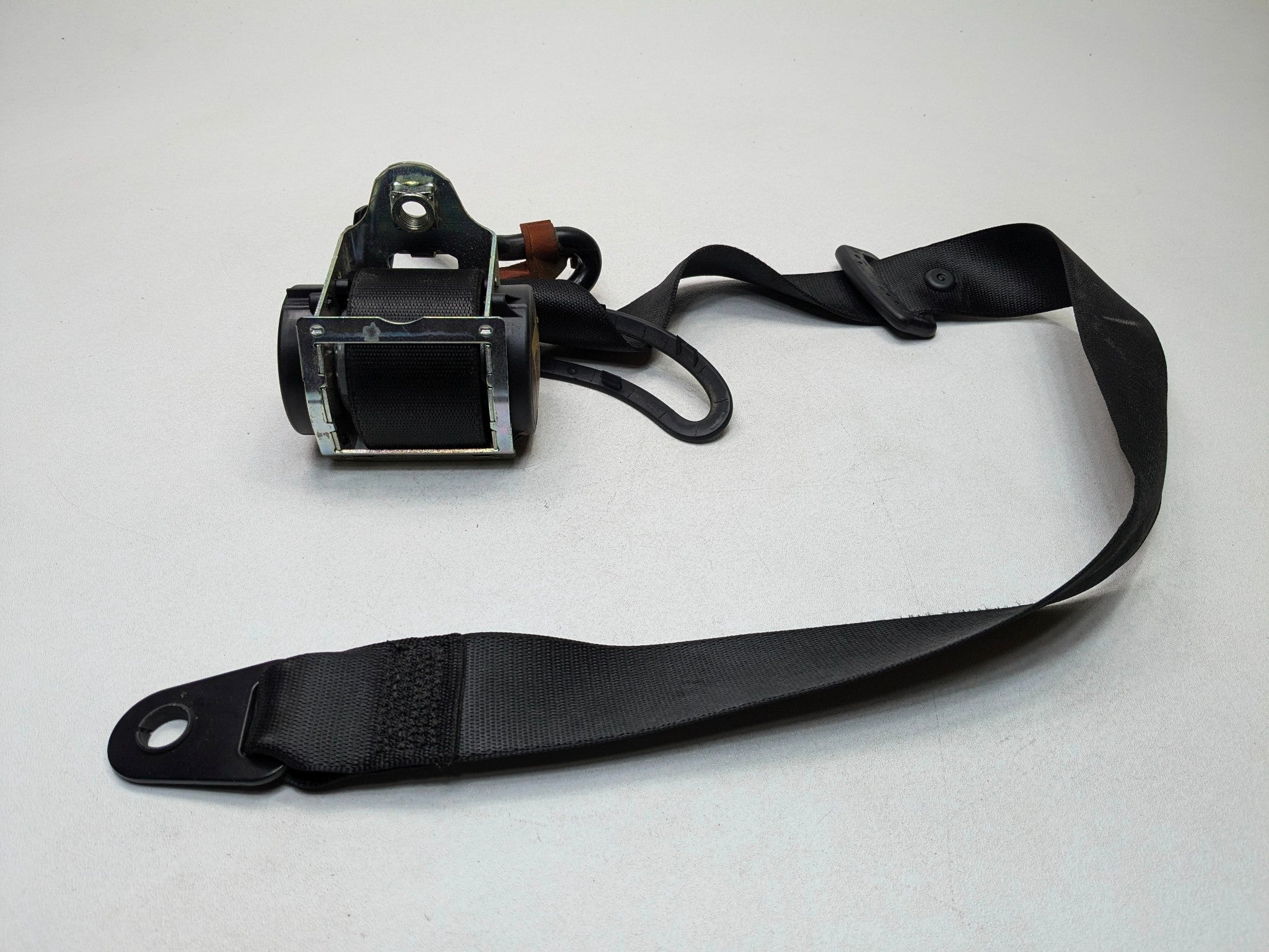 09 - 10 OEM MINI COOPER CONVERTIBLE FRONT LEFT DRIVER SIDE RETRACTOR SEAT BELT