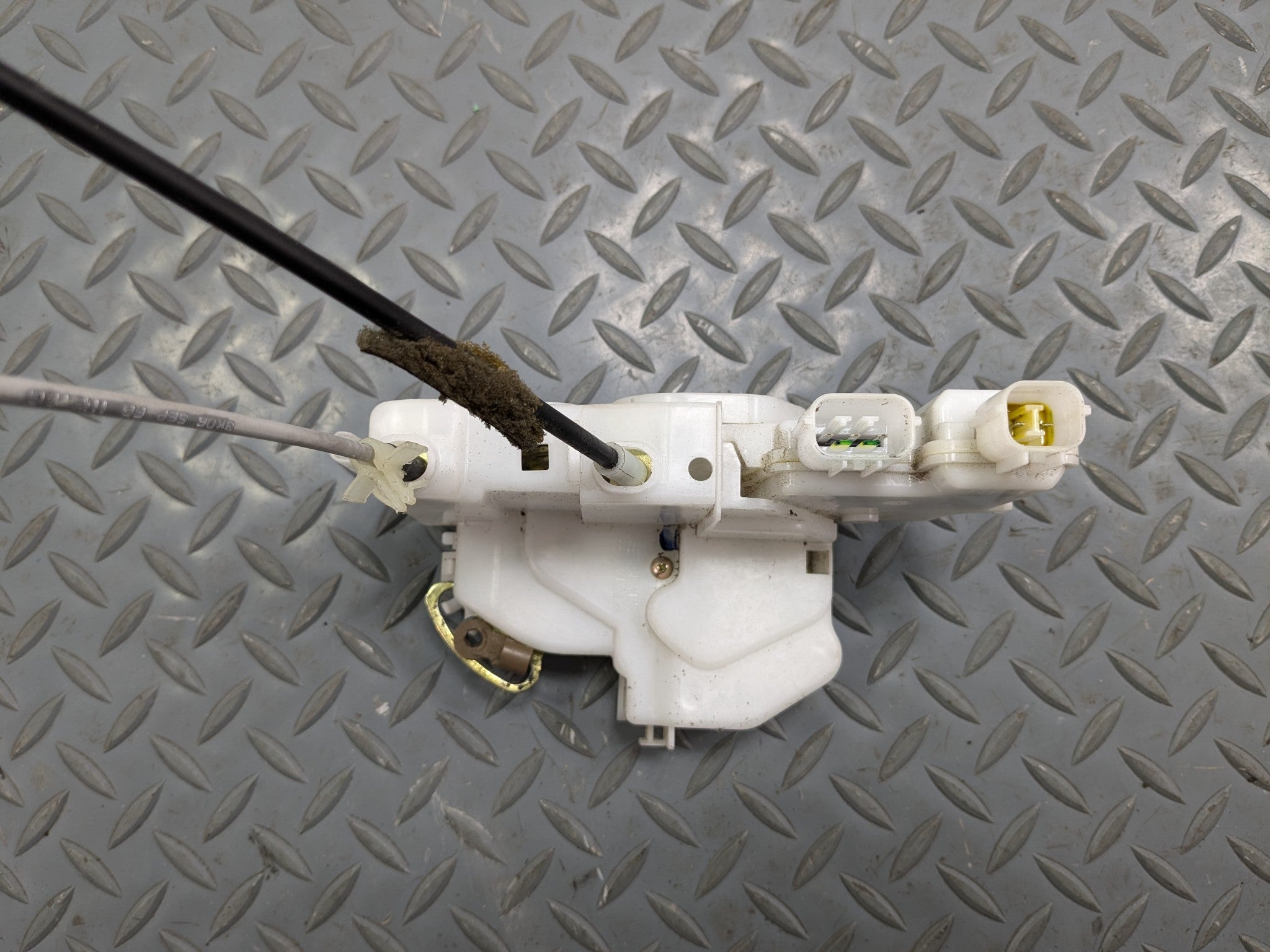 2004 - 2006 OEM ACURA TL FRONT RIGHT PASSENGER SIDE DOOR LATCH LOCK ACTUATOR