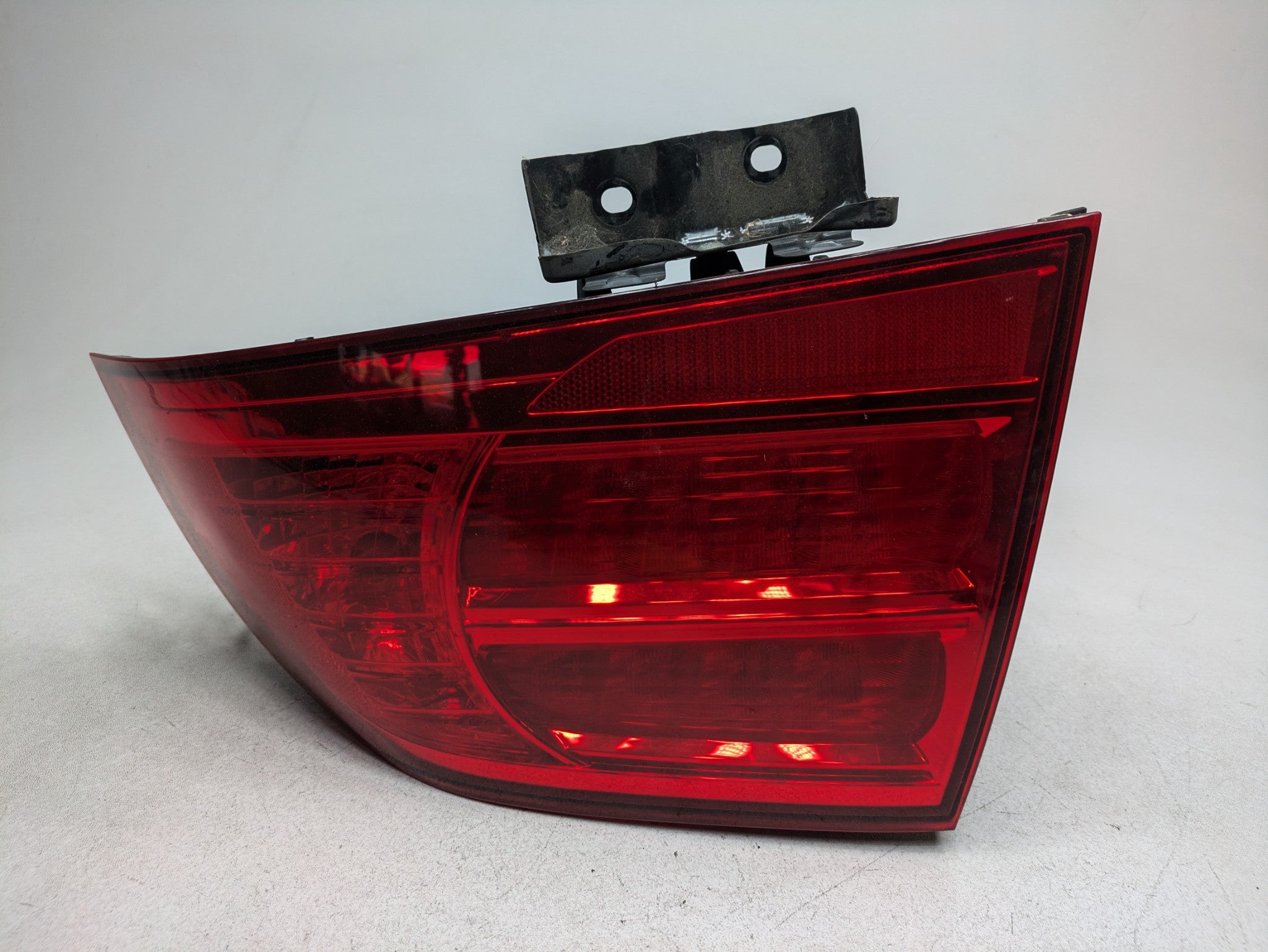 2004 - 2006 OEM ACURA TL REAR RIGHT PASSENGER SIDE OUTER TAIL LIGHT ASSEMBLY