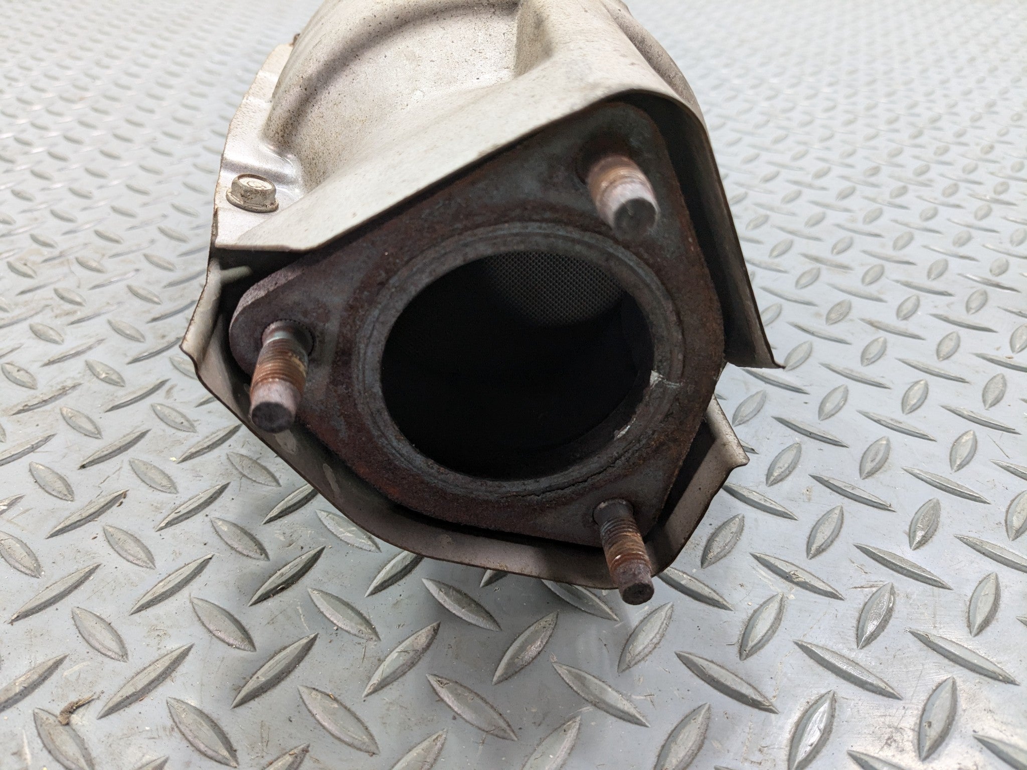 2004 - 2006 OEM ACURA TL CENTER EXHAUST MANIFOLD DOWNPIPE WITH HEAT SHIELD