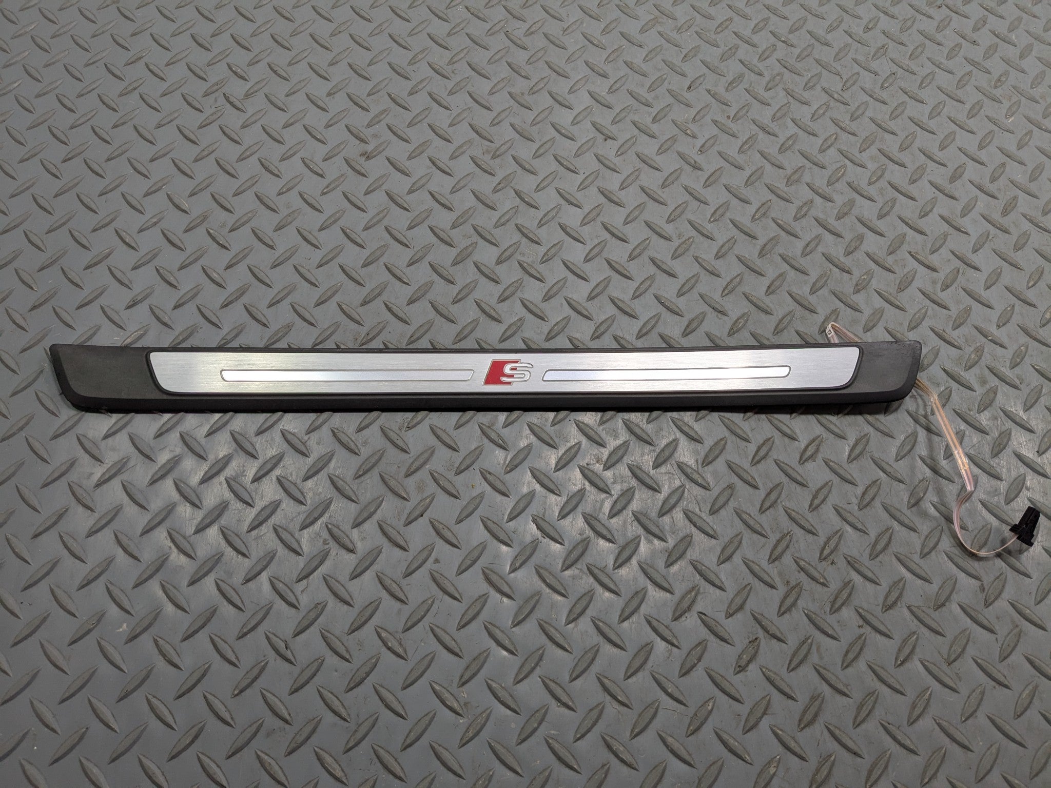 2017 - 2022 OEM AUDI S4 FRONT RIGHT PASSENGER SIDE DOOR SILL SCUFF PLATE TRIM