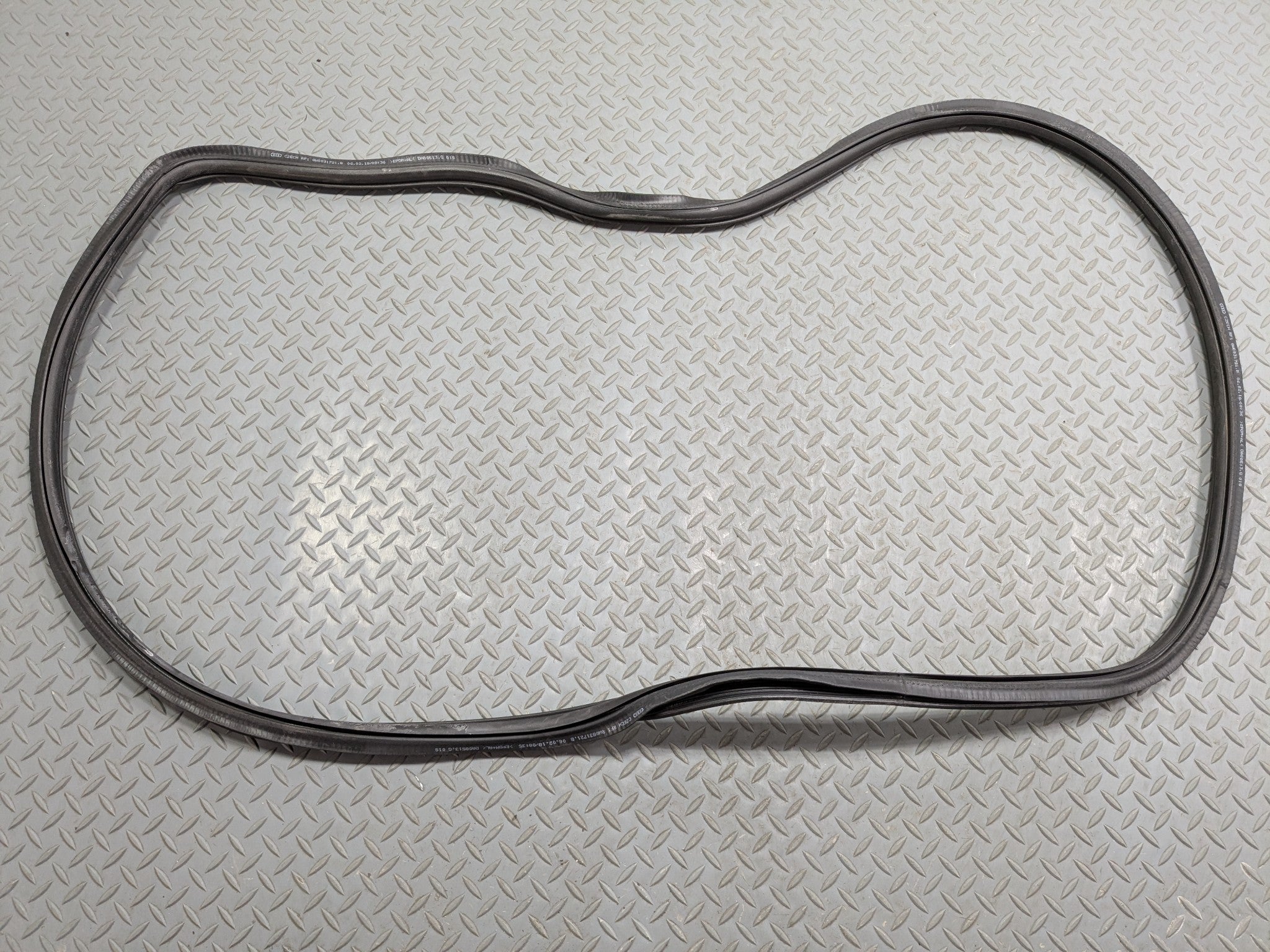2017 - 2022 OEM AUDI S4 FRONT RIGHT SIDE DOOR SEAL WEATHER STRIPPING RUBBER