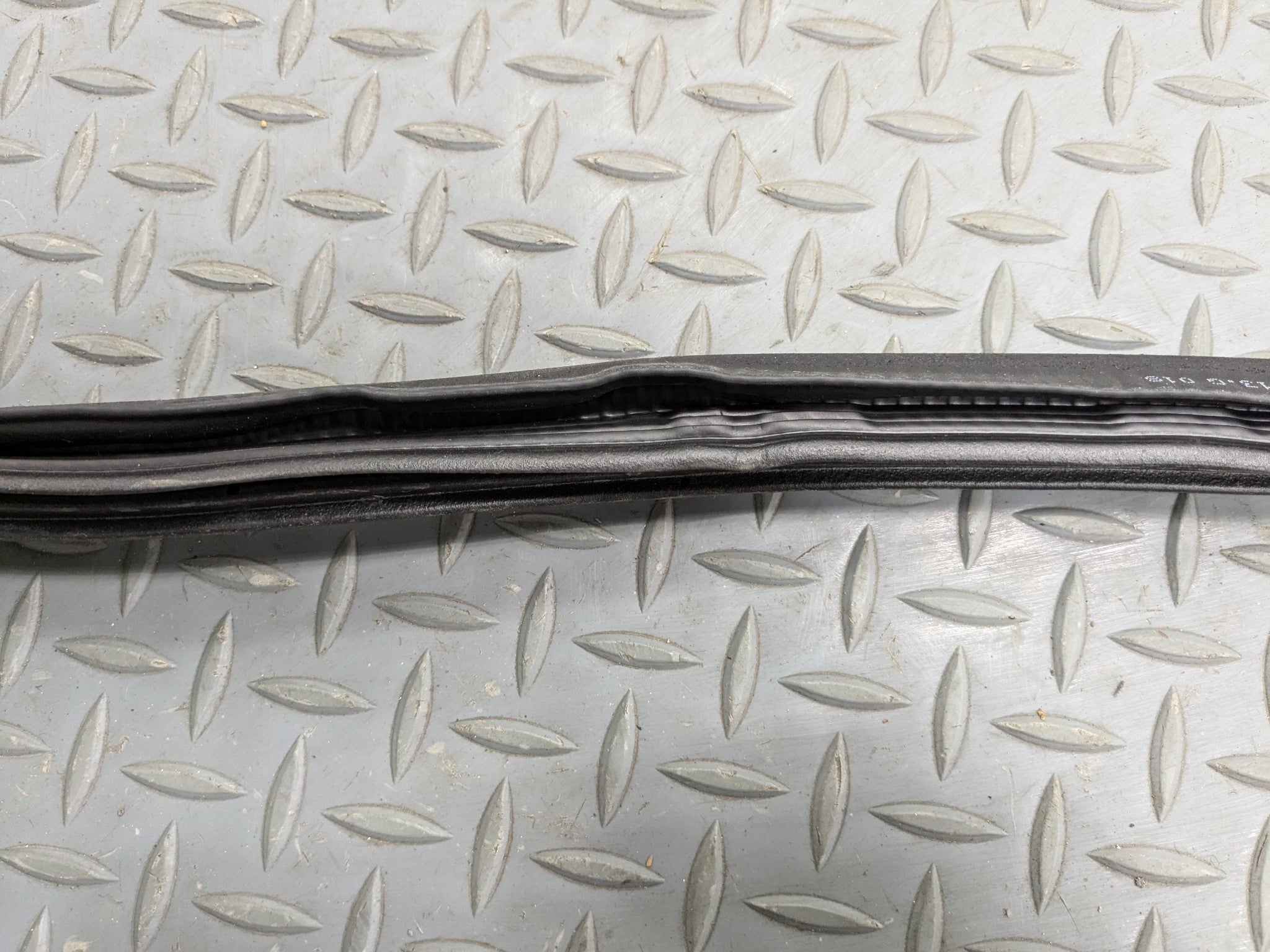 2017 - 2022 OEM AUDI S4 FRONT RIGHT SIDE DOOR SEAL WEATHER STRIPPING RUBBER