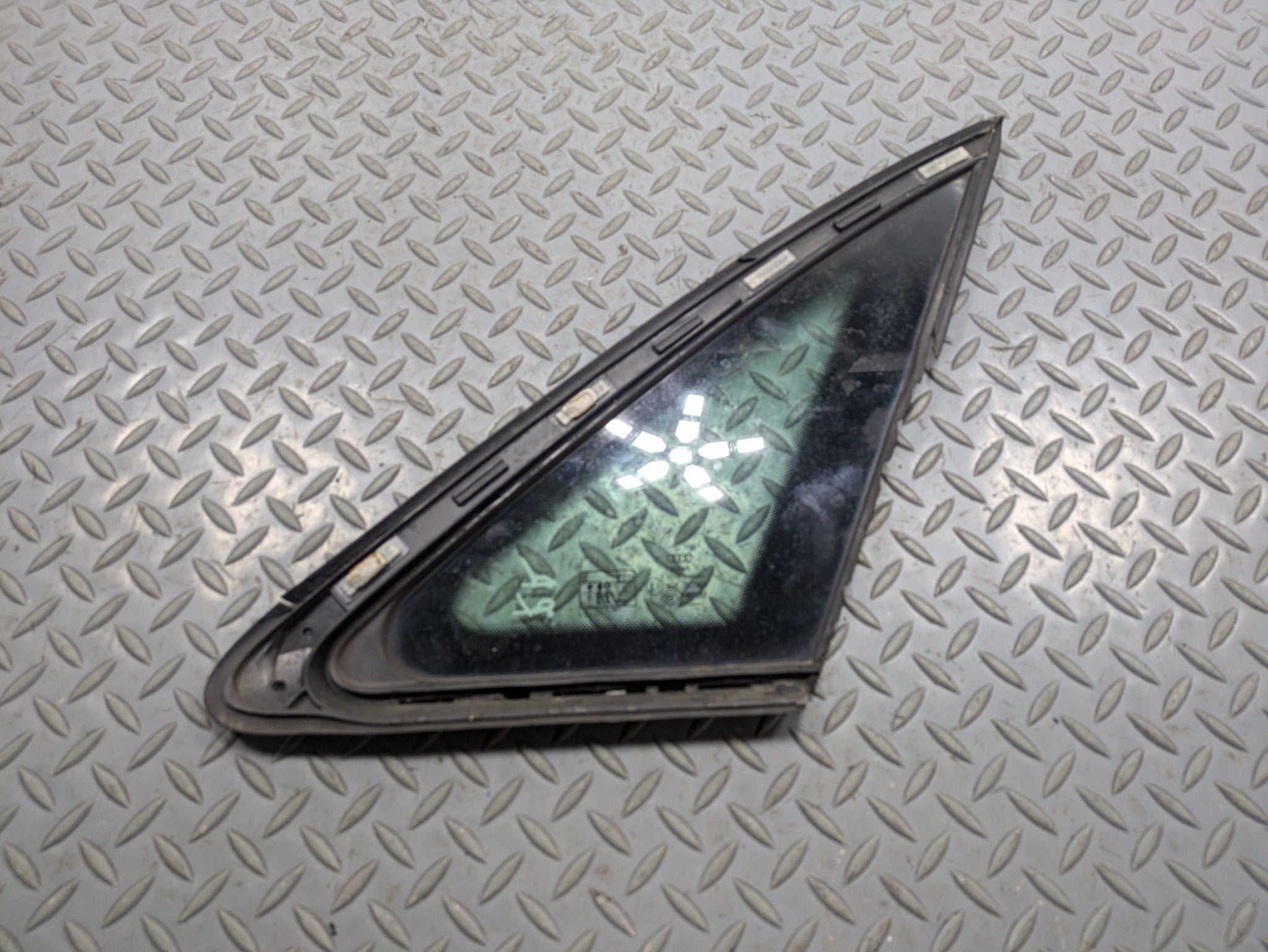 2017 - 2022 OEM AUDI S4 REAR RIGHT PASSENGER SIDE QUARTER WINDOW VENT GLASS
