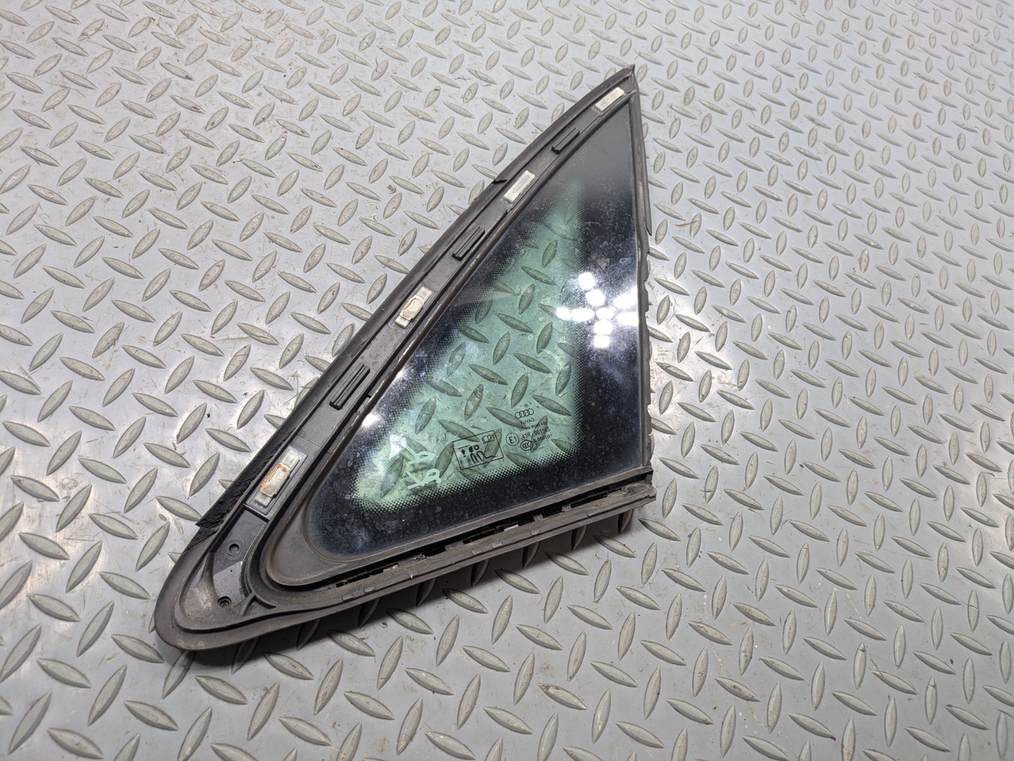 2017 - 2022 OEM AUDI S4 REAR RIGHT PASSENGER SIDE QUARTER WINDOW VENT GLASS