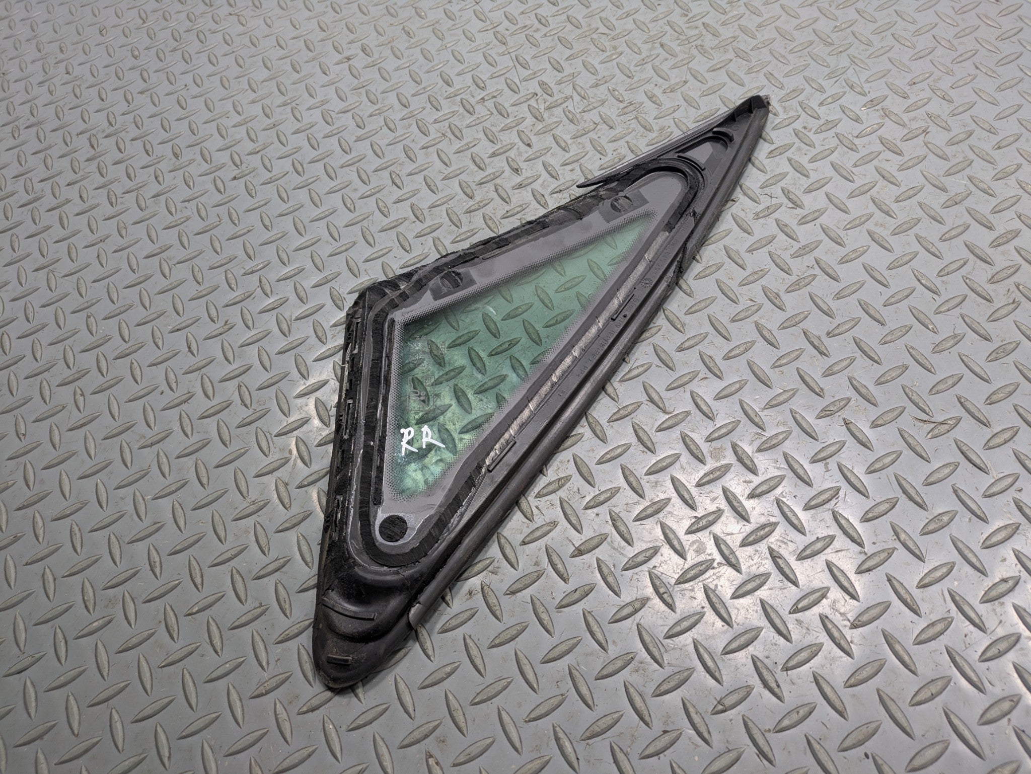 2017 - 2022 OEM AUDI S4 REAR RIGHT PASSENGER SIDE QUARTER WINDOW VENT GLASS